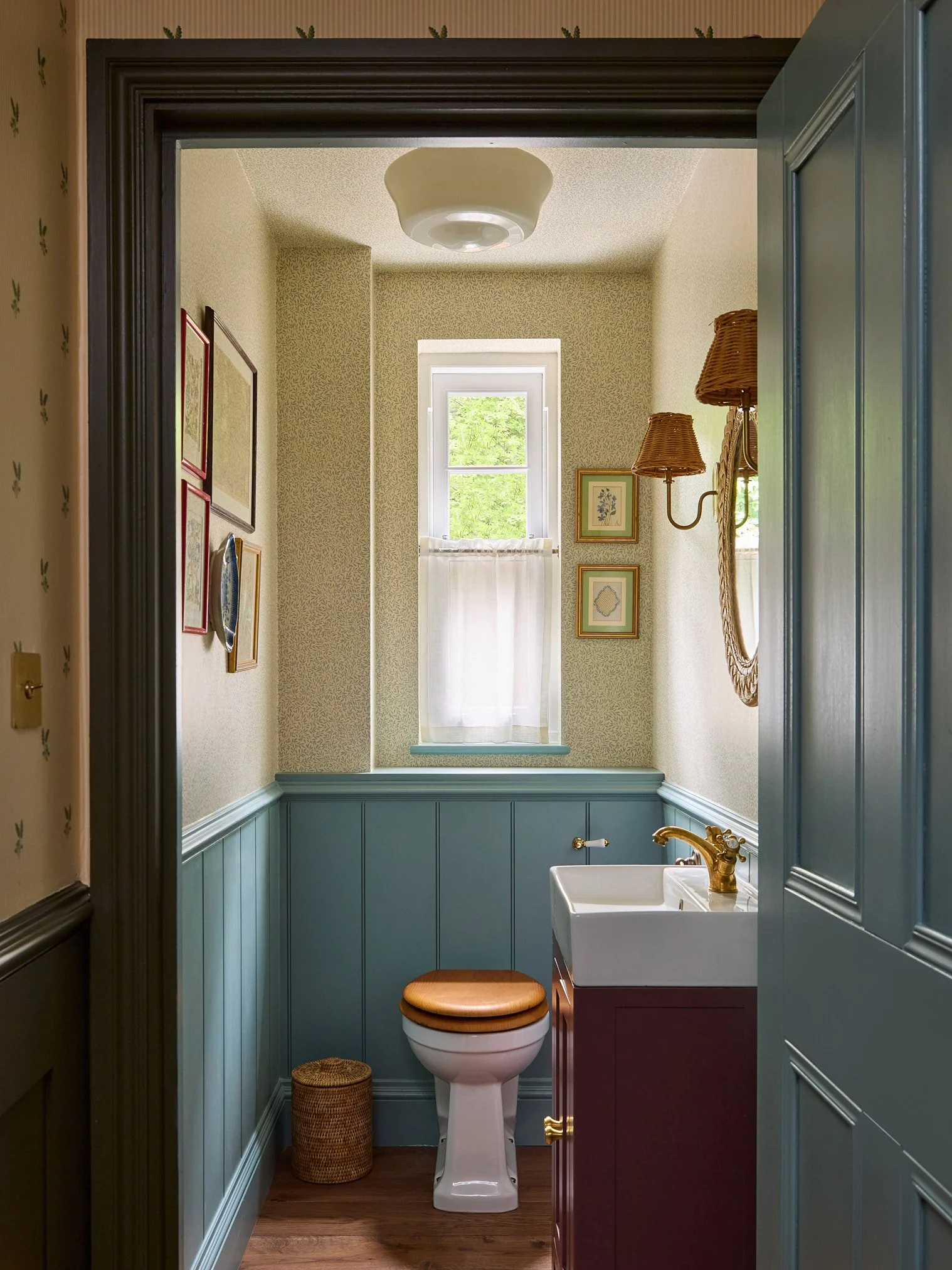 Uns Hobbs - Surrey New Build - 22..jpg