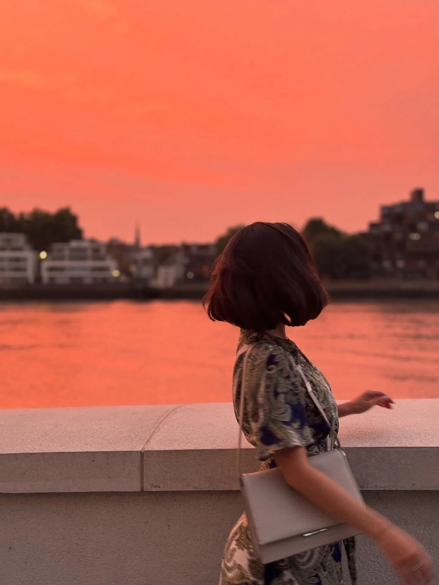 Forever chasing the sunset 🌅

Summer in London, spending time with friends, walking around the river, laughing, catching the sunset&hellip;that&rsquo;s my recipe to happiness!
