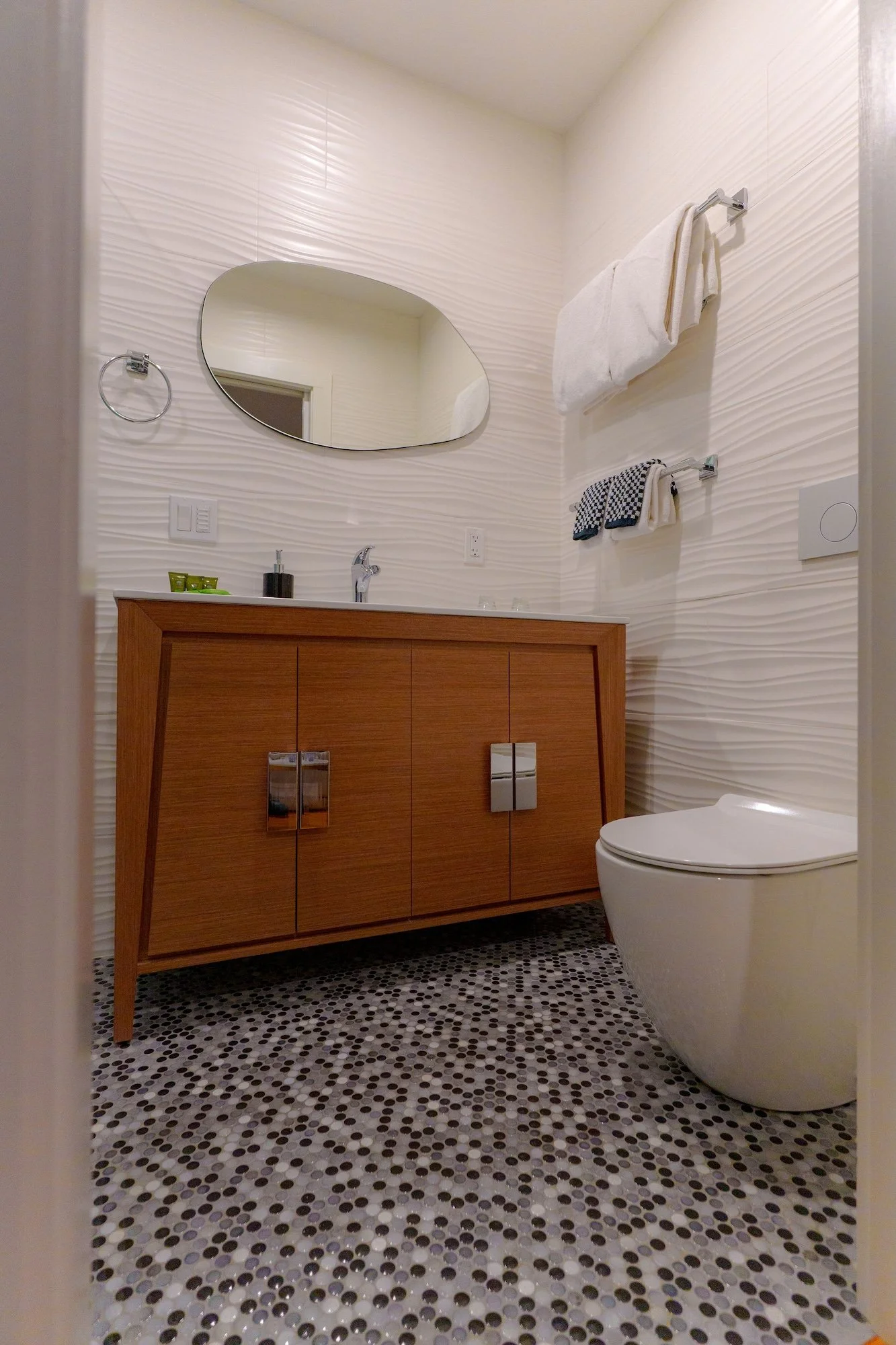 room-3-spa-bathroom.jpg