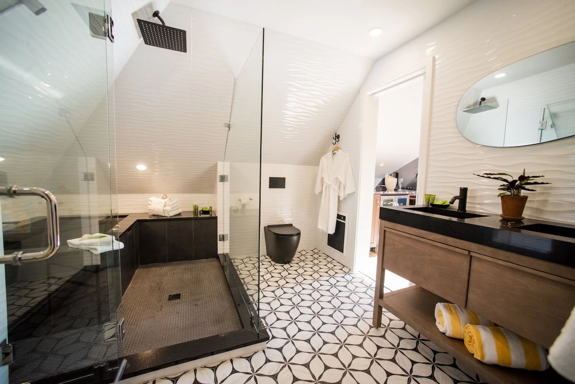 room-7-penthouse-bathroom.jpg