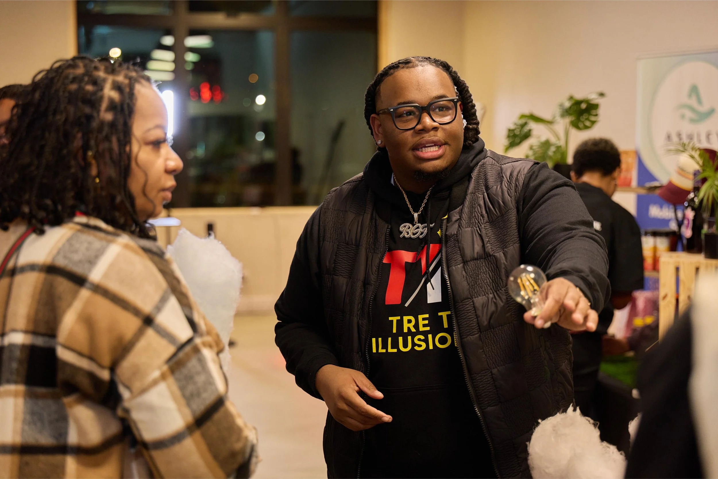 Tre The Illusionist at Jem Junkies Custom Grillz and Tooth Gems Grand Opening Chicago