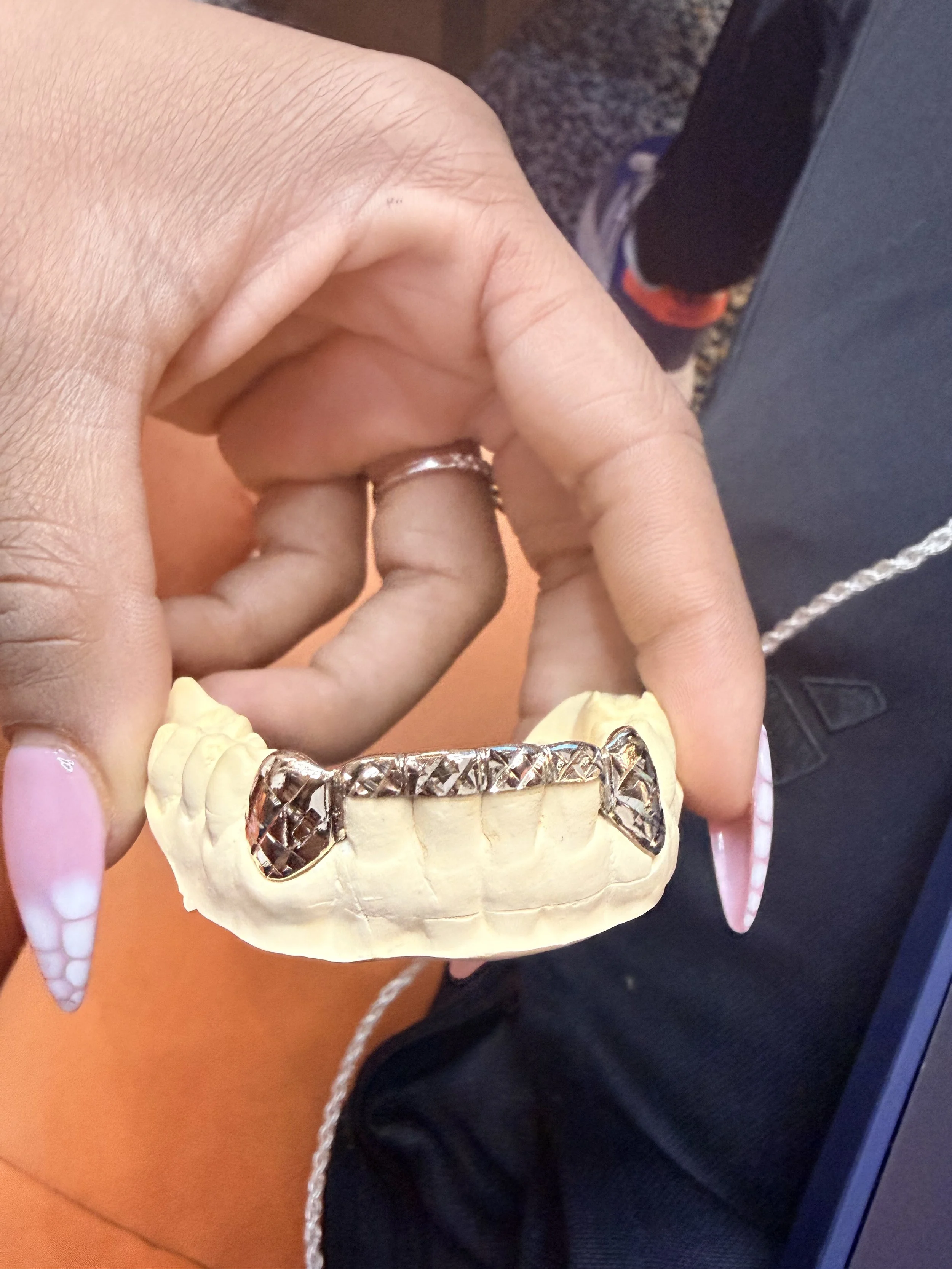 6pc bottom grillz, diamond cuts and diamond dust