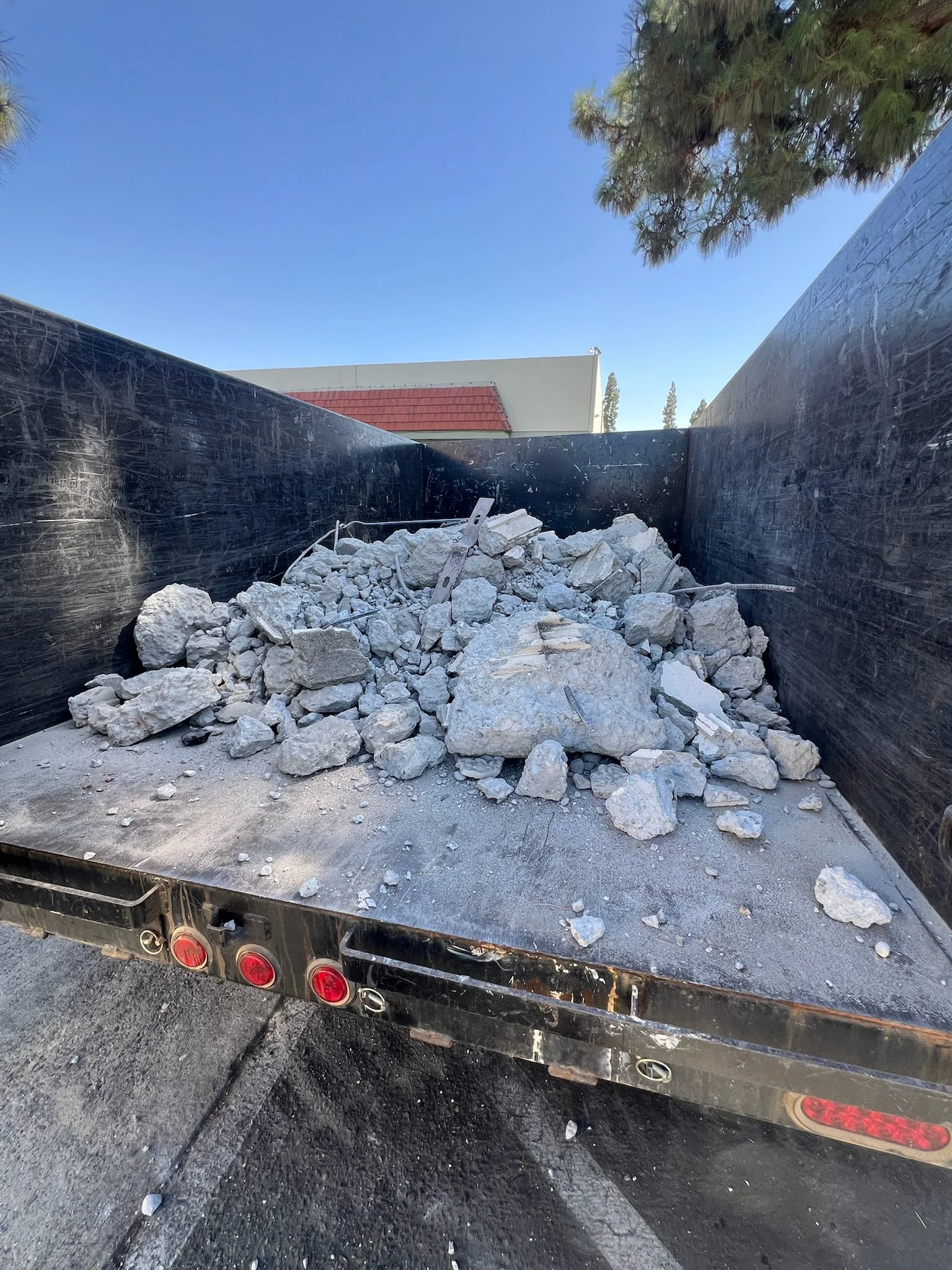 Concrete-demolition-pineda-hauling.JPG