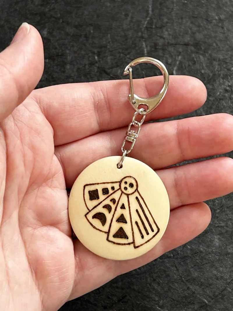 amulet wifi elements in hand 2a.jpg