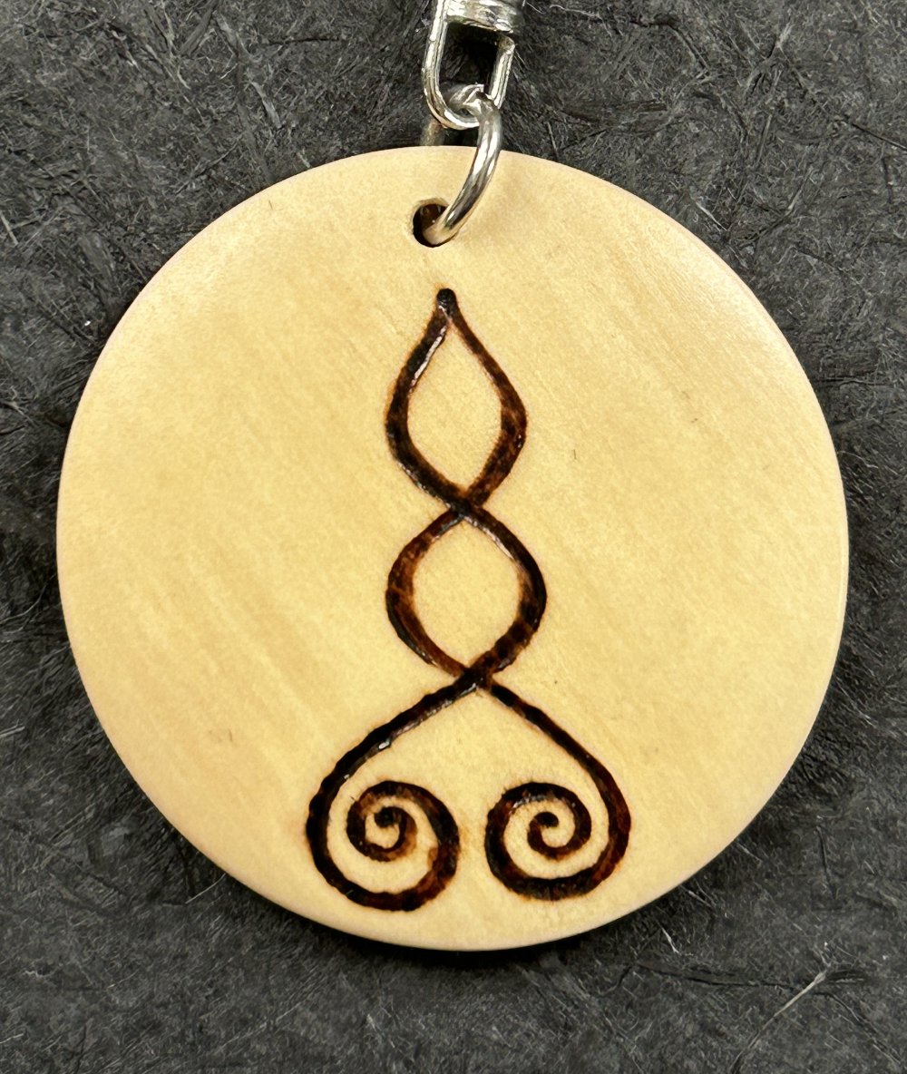 Amulet 1a1.jpg