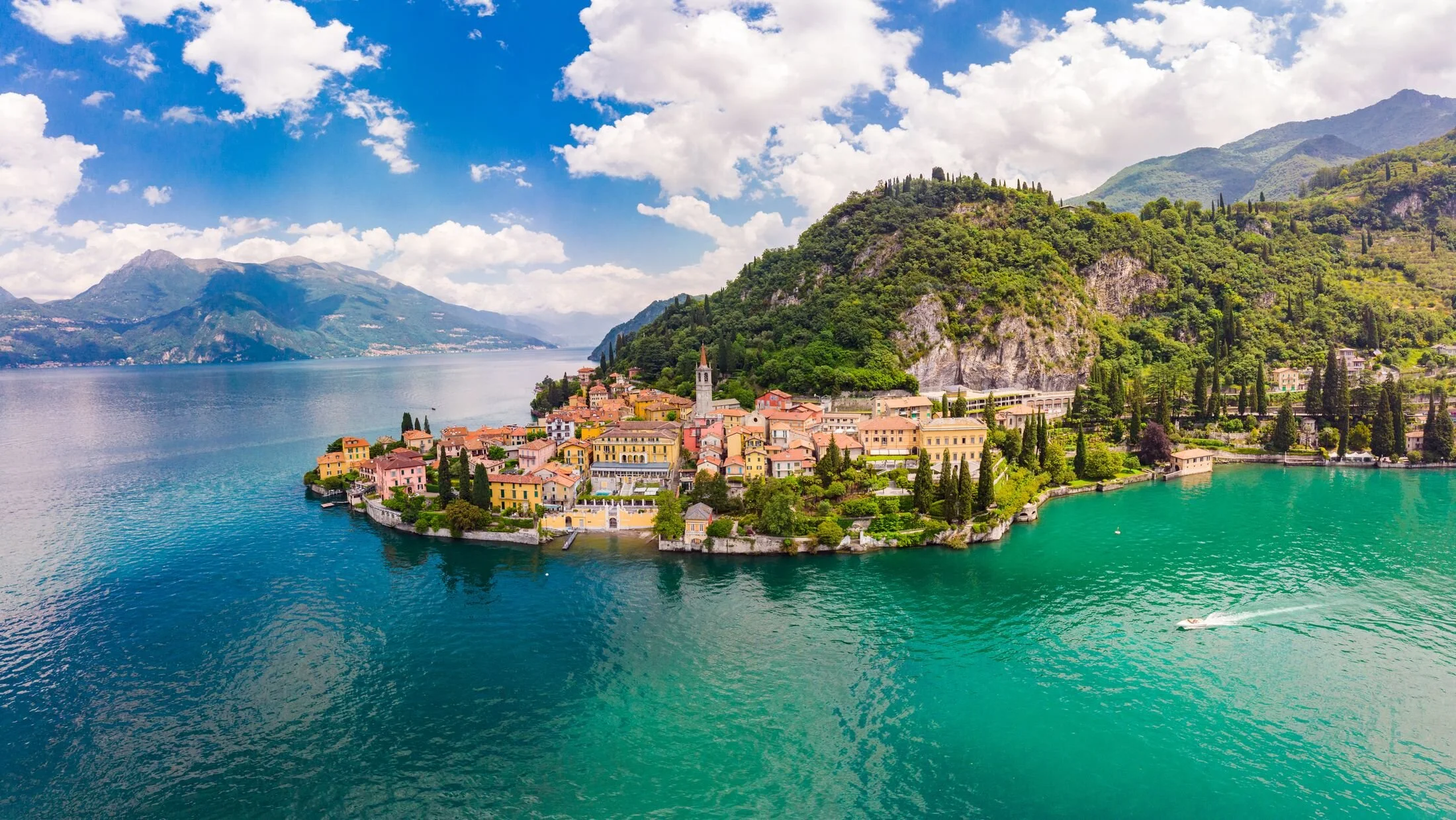 Lake-Como-2023-Varenna-Shutterstock-1450670771-Hybris.jpg