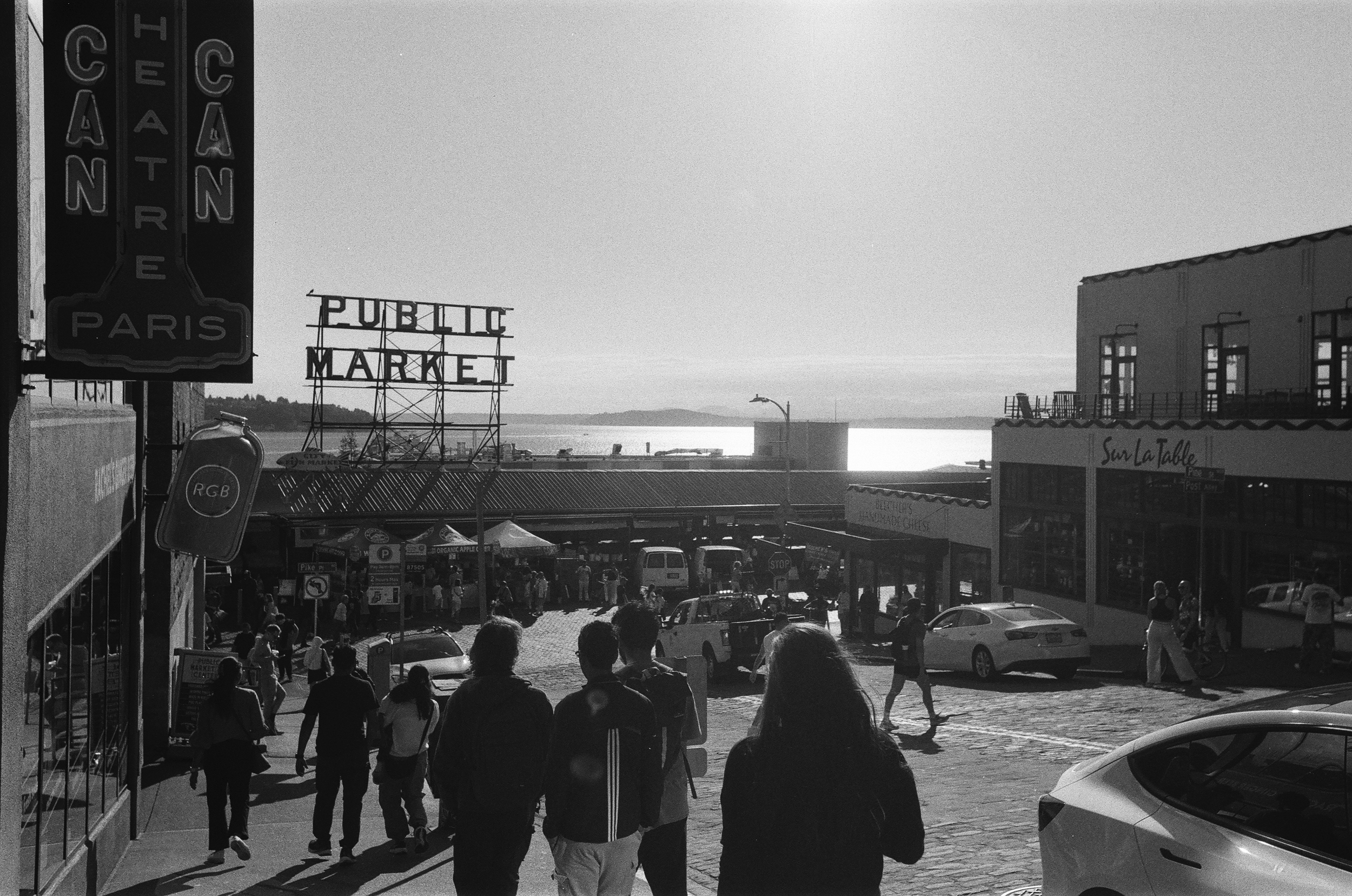 Classic Seattle tourist photo.png