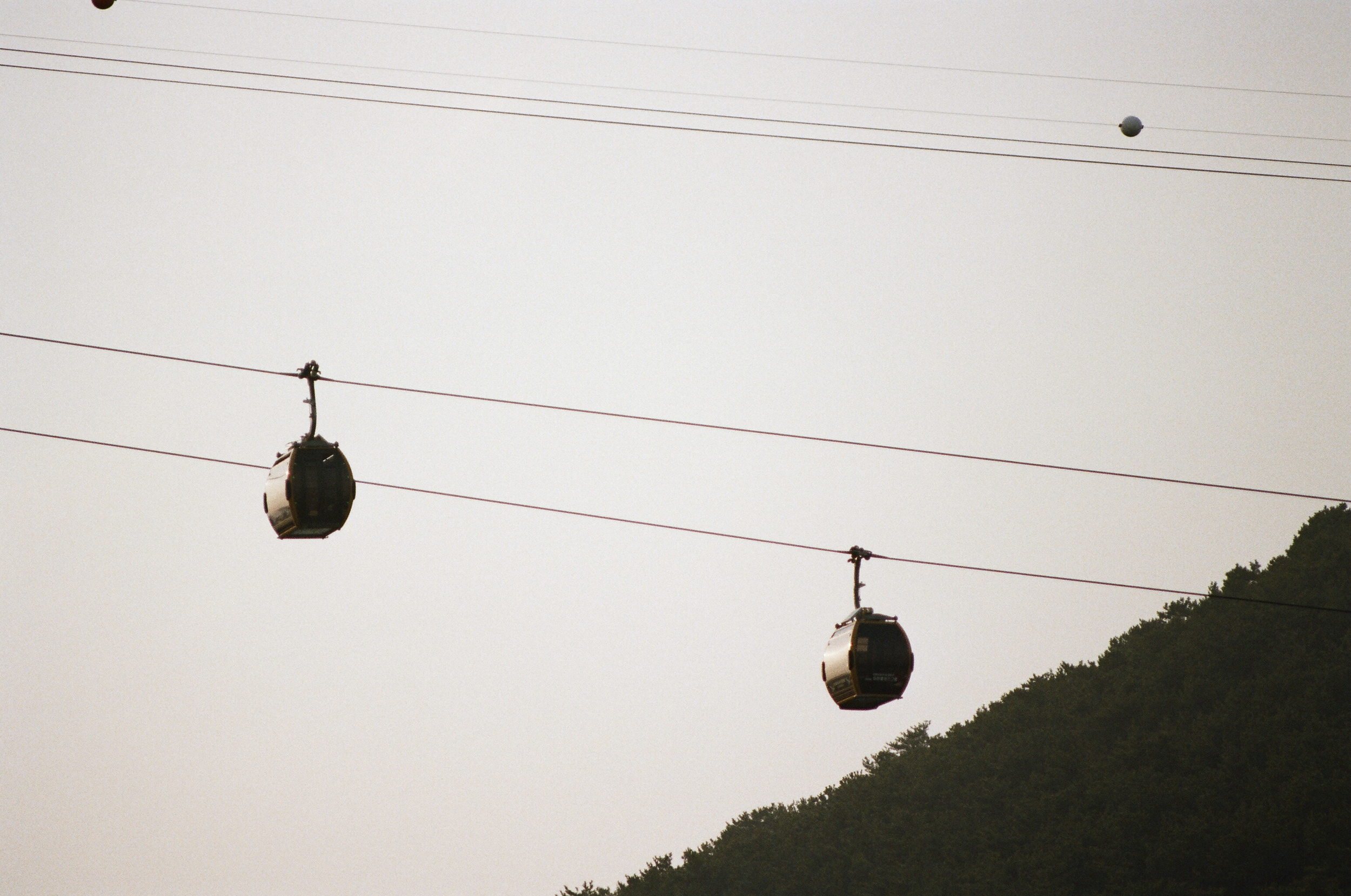 busan cable cars daytime-33.png