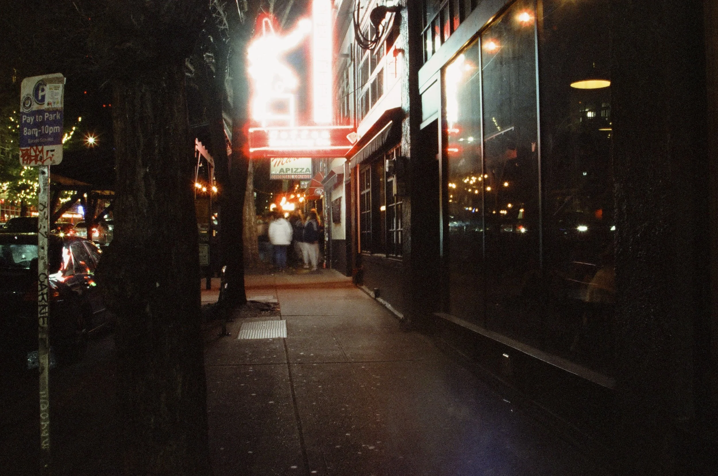 2024.04.20.cinestill.800.t-17.jpeg
