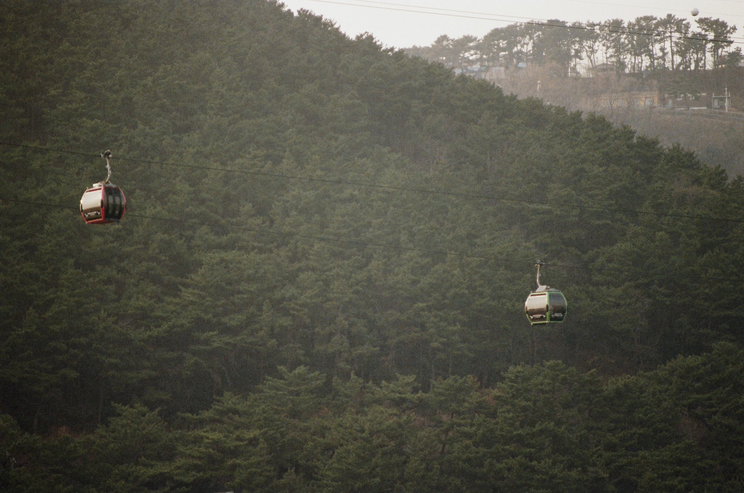 busan cable cars daytime-37.png