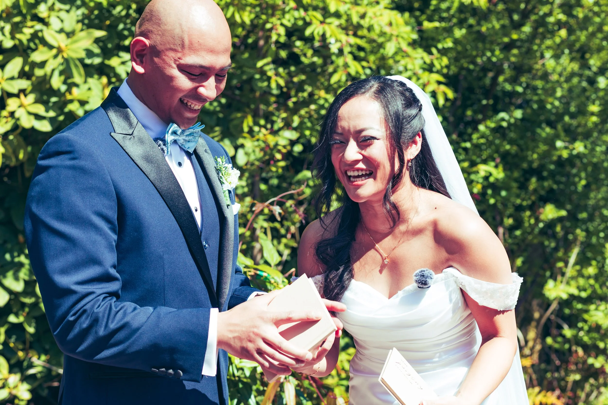 A and T wedding blue-15.jpg