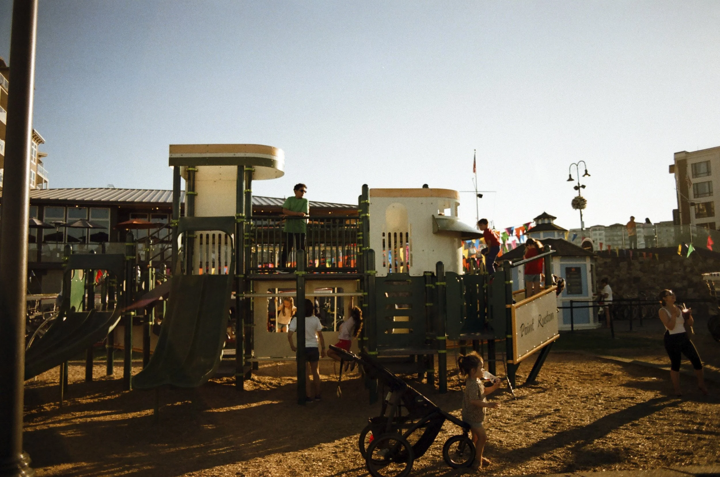 Expired Fuji 100 (shot at 25) 