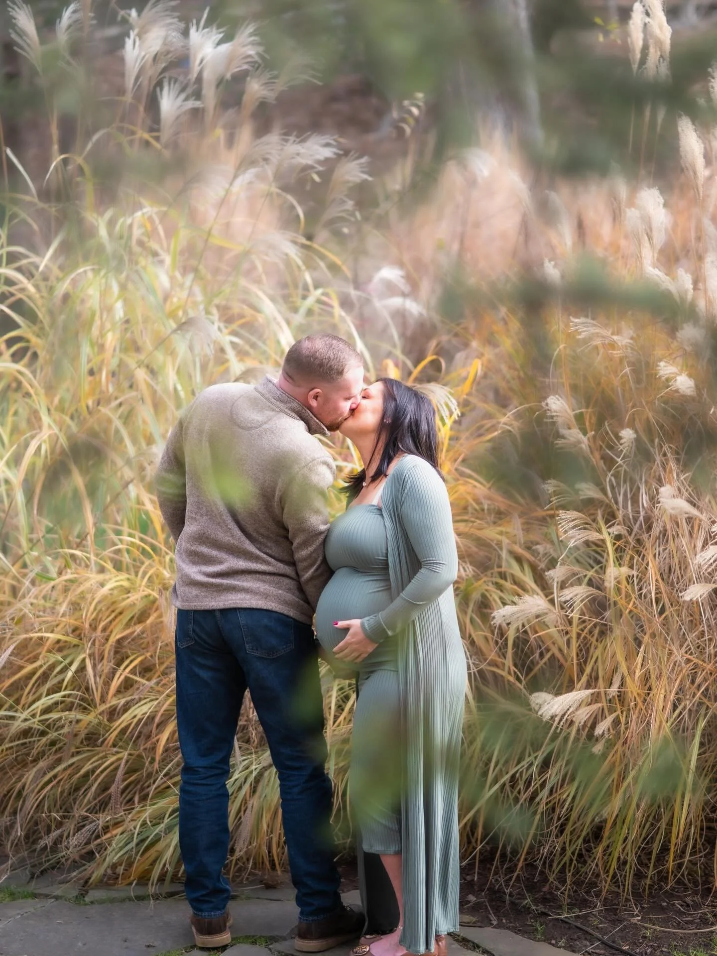 Thinking back to this beautiful couple&rsquo;s maternity shoot and to fall weather when the ground wasn&rsquo;t covered in a foot of snow 🧡🍂