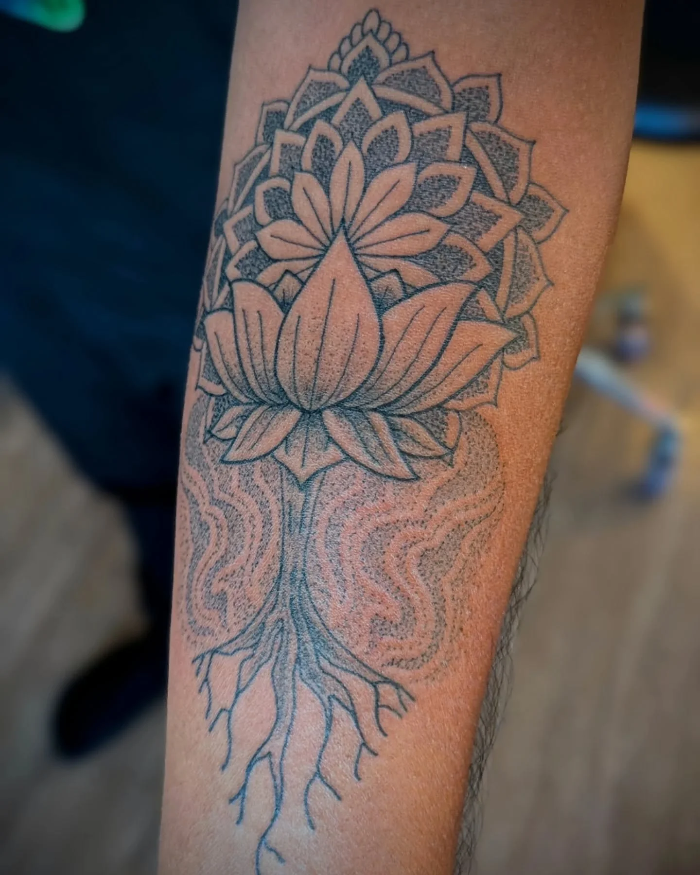 First tattoo for Pan, thank you mate!
Tattooed at @moodybluetattooroom 

#chrisjonestattooer #moodybluetattooroom #geelongtattoo #lotustattoo #geelong #mandalatattoo #geelongtattooartist #dotworktattoo #spiritualtattoo