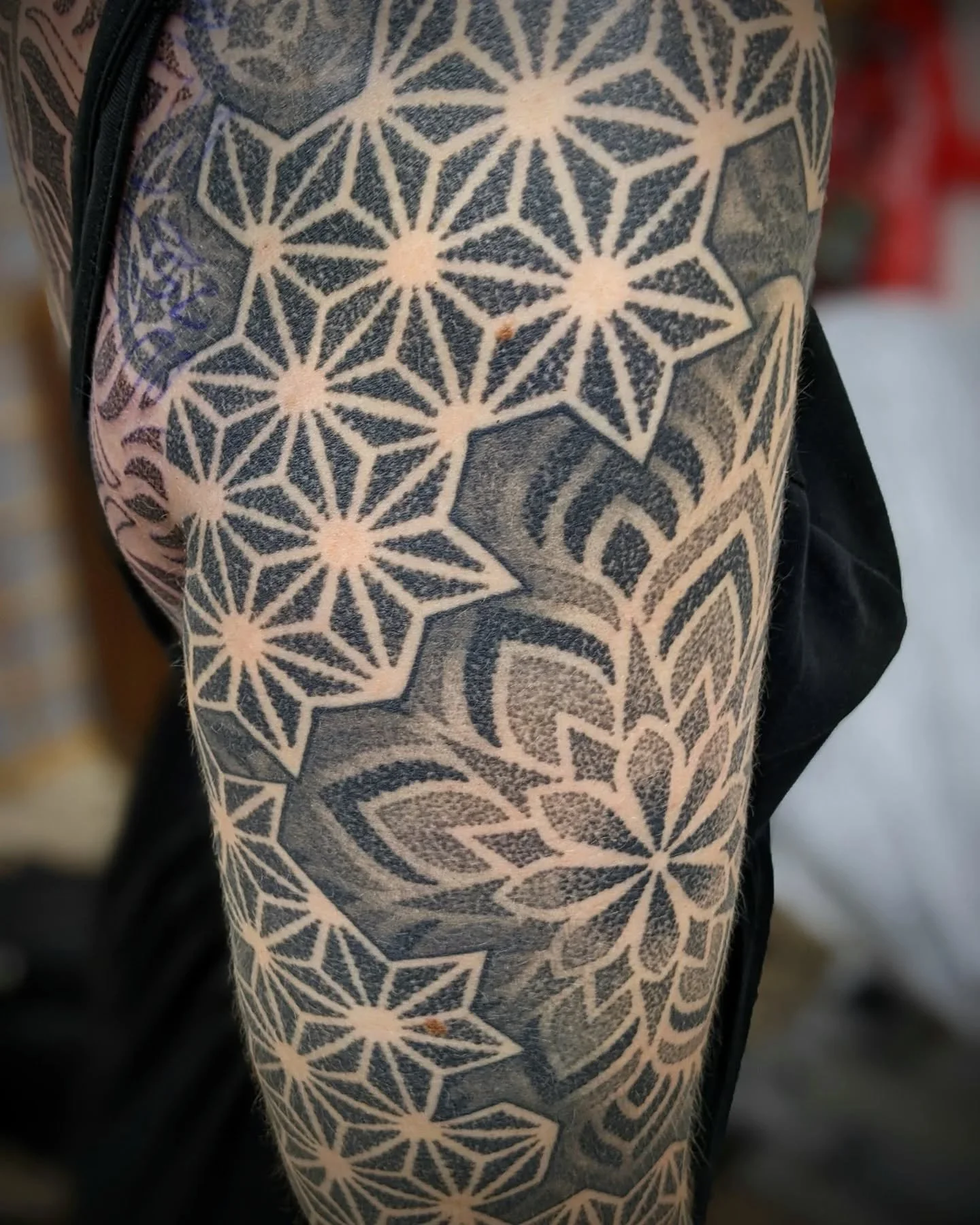 Healed shot, section of a full sleeve, wrapped with how this came out.

#chrisjonestattooer #moodybluetattooroom #geometrictattoo #mandalatattoo #patterntattoo #dotworktattoo #geometricsleeve #geelong #geelongtattoo #geelongtattooartist