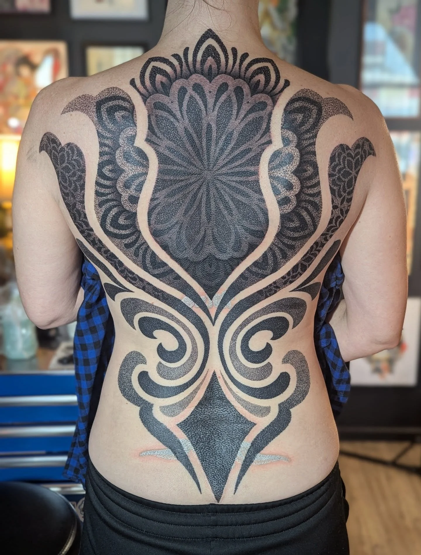 Here's some stills of Kate's back. Really wrapped with how this came out.

#chrisjonestattooer #moodybluetattooroom #geelongtattoo #geometrictattoo #dotworktattoo #mandalatattoo #geelongtattooartist #geelong #patterntattoo
