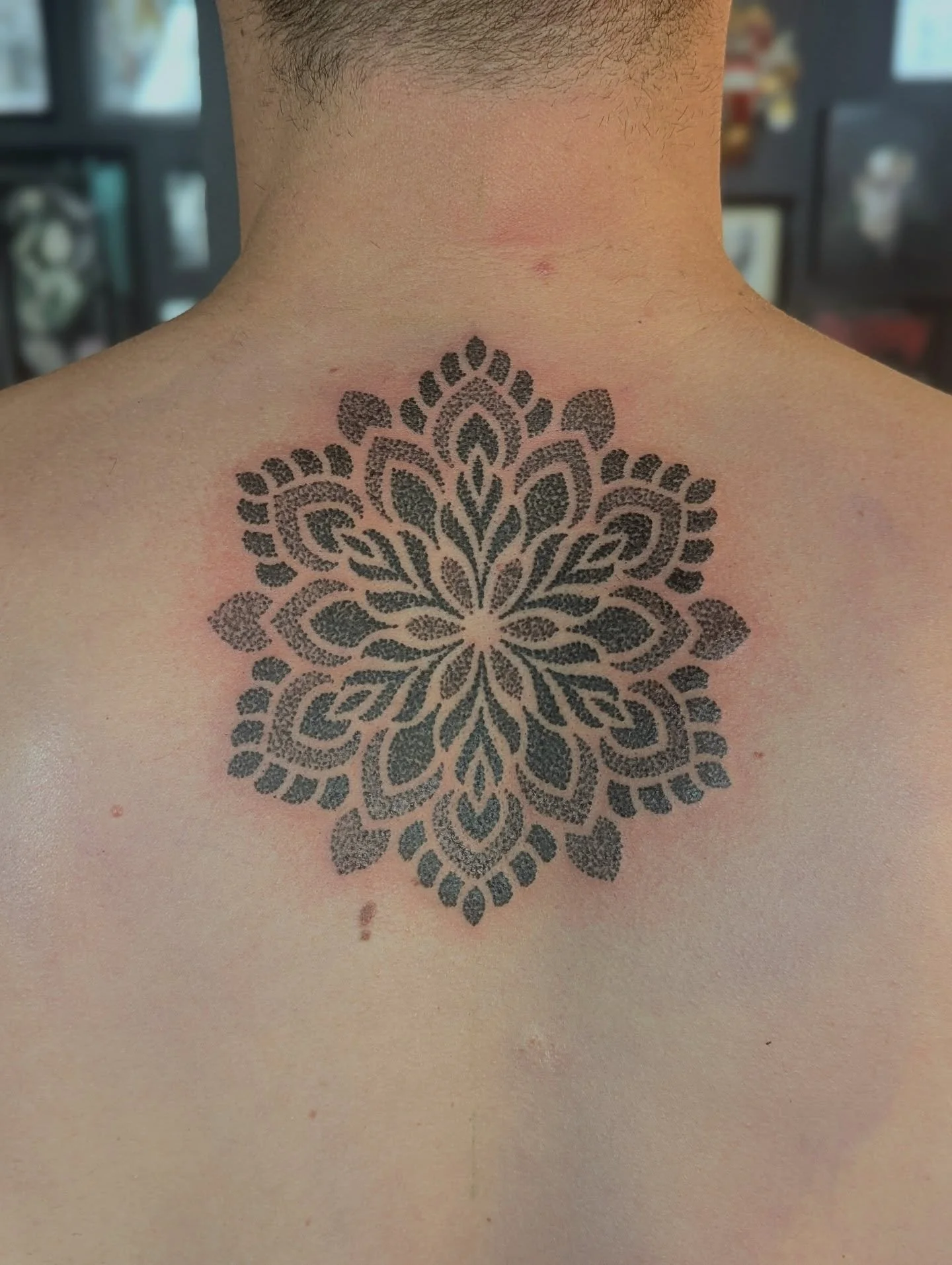 Mandala for Tyson, thank you mate.
Tattooed at @moodybluetattooroom 

#chrisjonestattooer #moodybluetattooroom #mandalatattoo #dotworktattoo #geelongtattoo #geometrictattoo