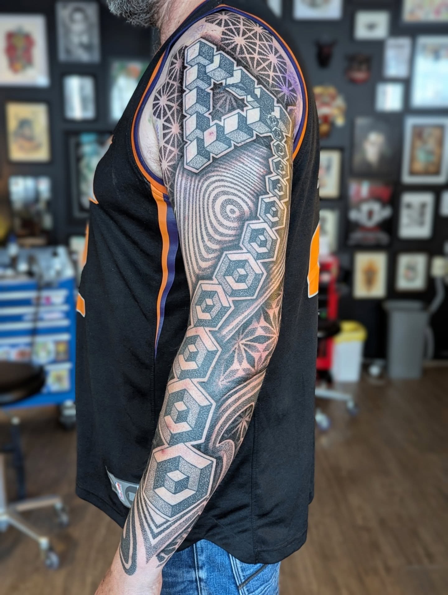 Here's a few stills of Aran's sleeve. 
If you'd like a geometric sleeve of your own, send me a dm and we'll make it happen.
Tattooed at @moodybluetattooroom 

#chrisjonestattooer #moodybluetattooroom #geometricsleeve #geometrictattoo #dotworktattoo #