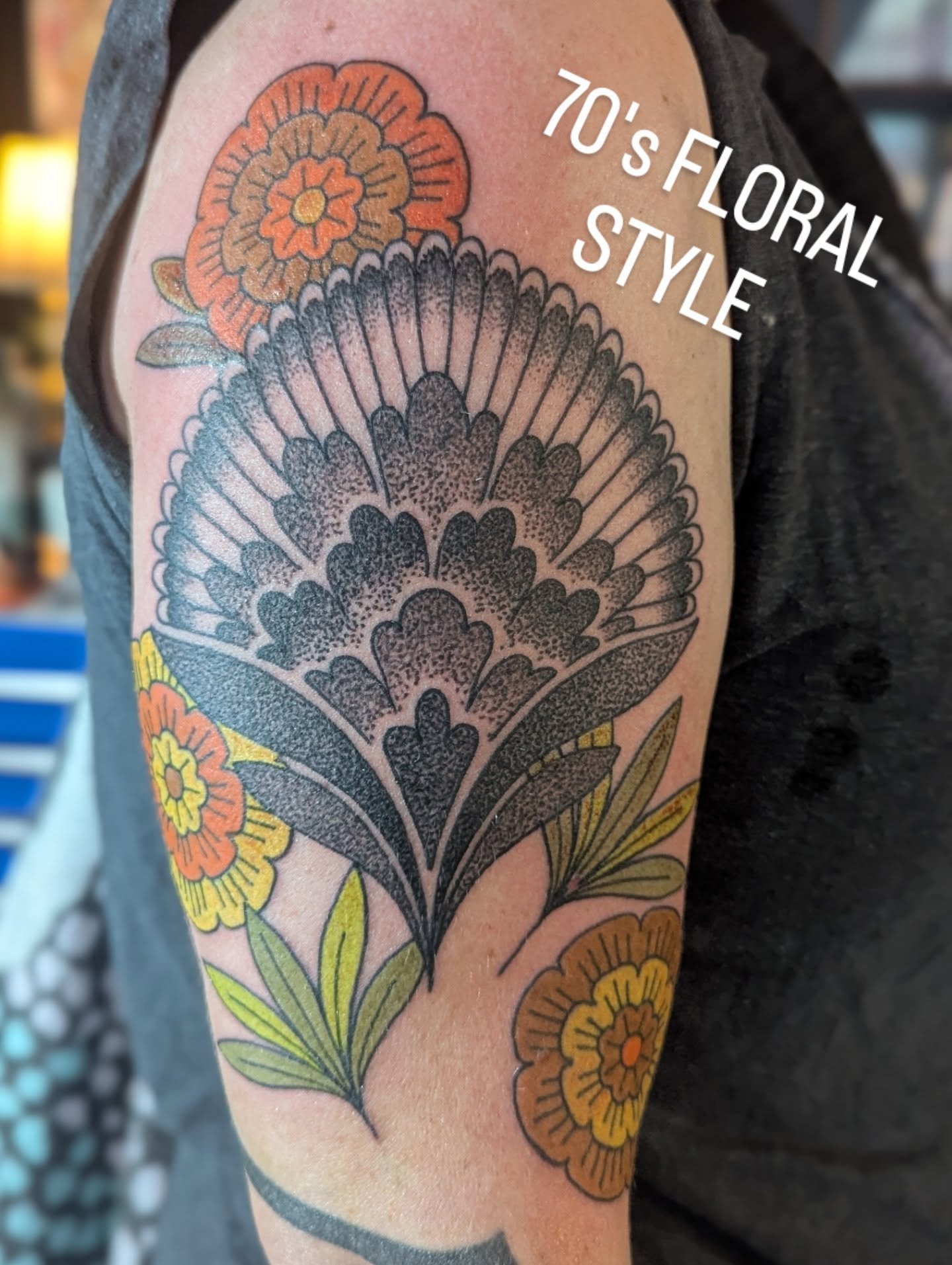 Start to this 70's style floral piece for Katie 
Tattooed @moodybluetattooroom 

#chrisjonestattooer #moodybluetattooroom #geometrictattoo #70sfloral #geelong #floraltattoo #geometricflower #geelongtattoo #geelongtattooartist #dotworktattoo