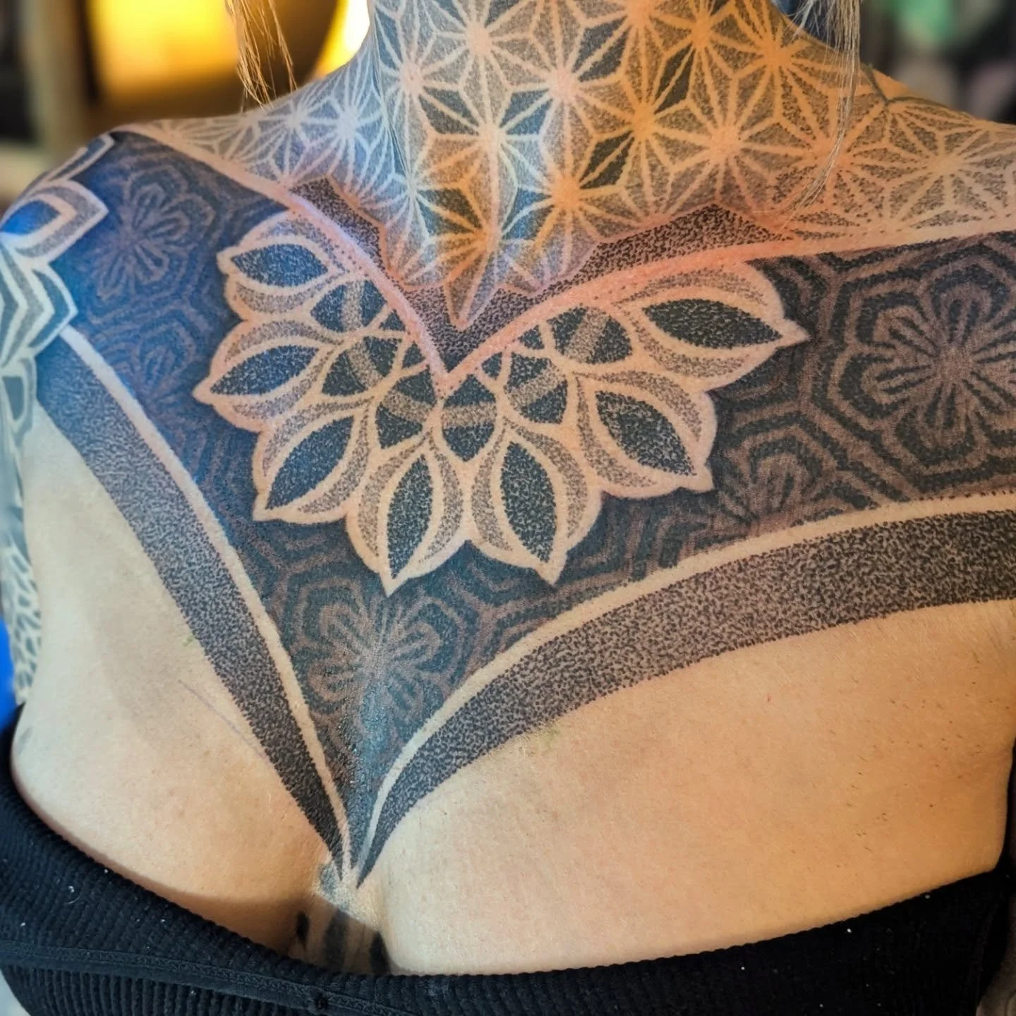 Finished this chest piece for Nadine, thank you mate!

#chrisjonestattooer #moodybluetattooroom #geelongtattoo #dotworktattoo #mandalatattoo #geelongtattooartist  #geometrictattoo #patterntattoo