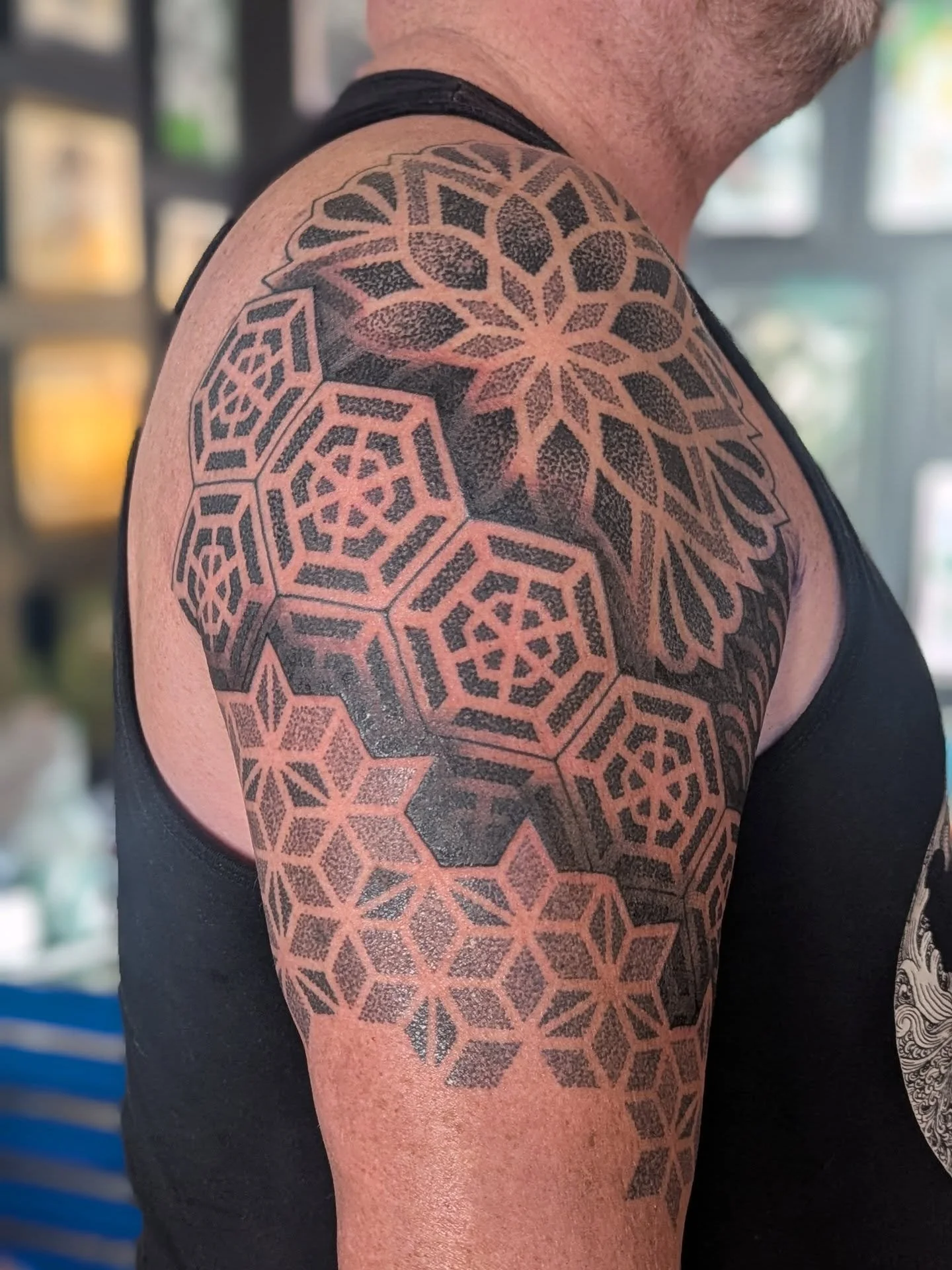 Upper arm/shoulder piece for John, thank you mate.
#mandalatattoogeelong #dotworktattoogeelong #geometrictattoogeelong #tattoosgeelong #geelongtattoo