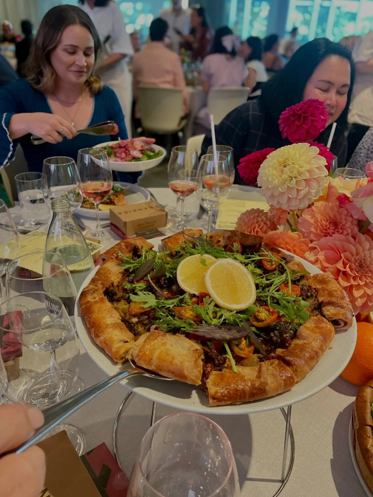 A beautiful Melbourne Sunday @melbfoodandwine event II Lunch with Helen Goh

MC Emelia Jackson wove us through Helen&rsquo;s story from psychologist (loving rules and structure) to cafe owner (sheer ignorance) to pastry chef (back to the security of 