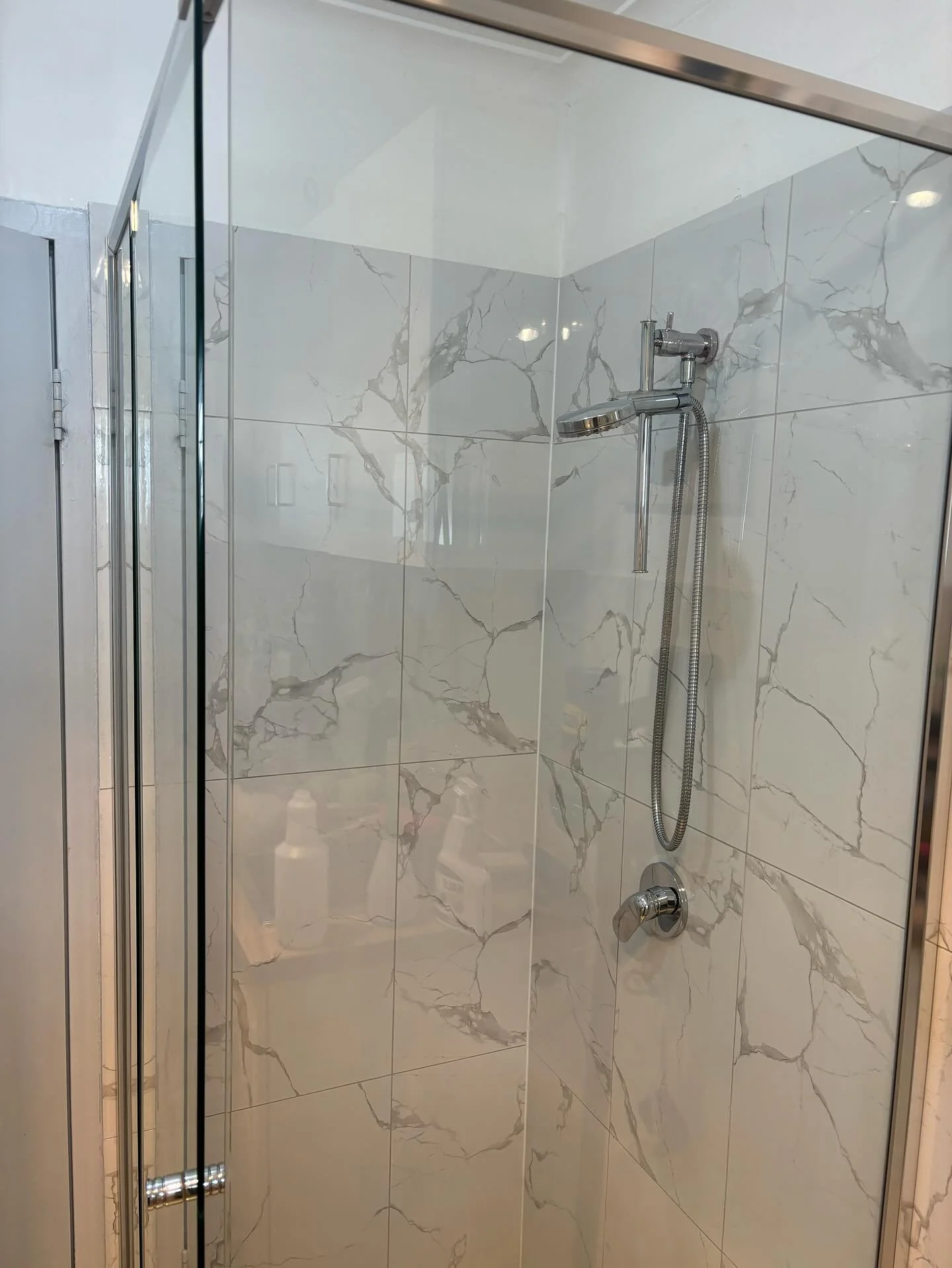 Freshly cleaned bathroom ready for the week!✨

#cleansweepcleaningsolutions #cleansweepcleaningsolutionsadelaide #housecleaning #housecleaningadelaide #cleaning #cleaningadelaide