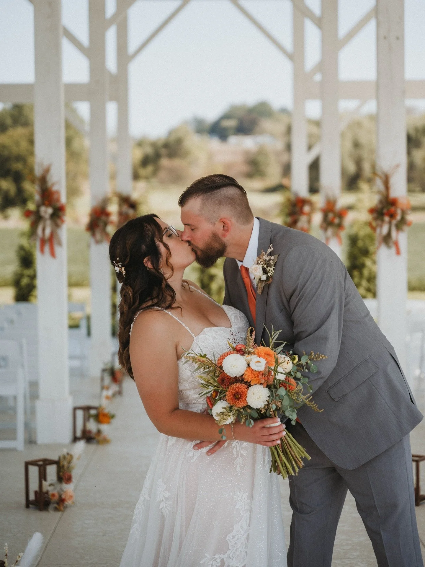 Megan and Tyler's wedding at @whiterosebarn was incredible. Gorgeous bride and groom, best weather, fun wedding party and the venue was stunning. Just an amazing day and so lucky to be apart of it! Congrats you two!! 

White Rose Barn wedding
Ohio we