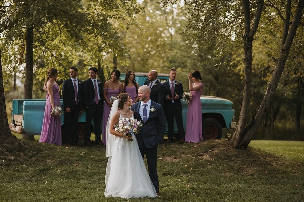 Leah &amp; John had the dreamiest day at The Barn in Canal Fulton! ✨ The weather couldn&rsquo;t have been more perfect, and every corner of this venue looked like it was made for their love story &mdash; golden light, soft laughter, and the sweetest 