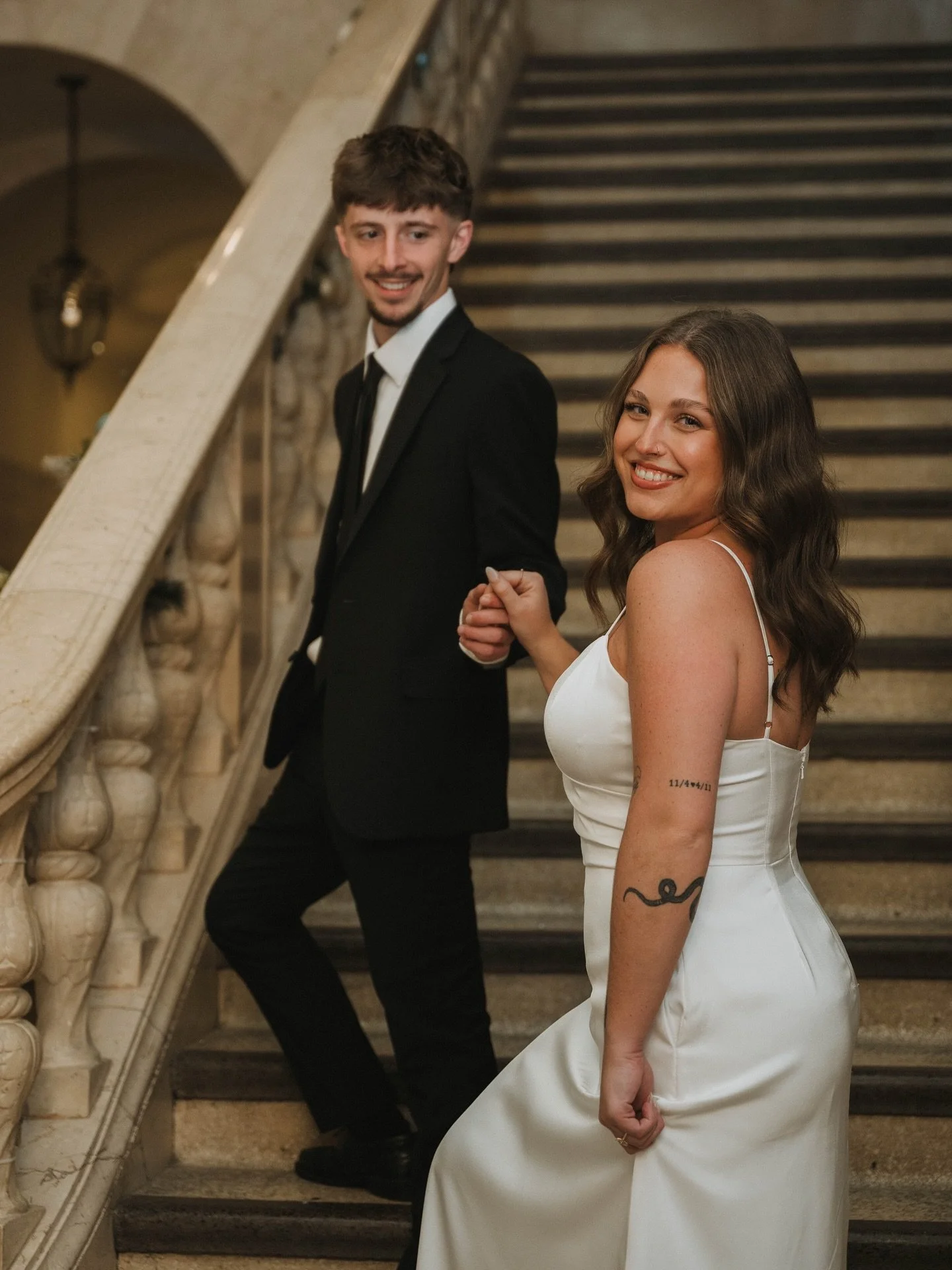 We wandered through marble hallways, grand staircases, and quiet corners of the Cleveland Public Library&hellip; and somehow every spot felt like it was made for them. Soft, classic, and screams old money vibes!