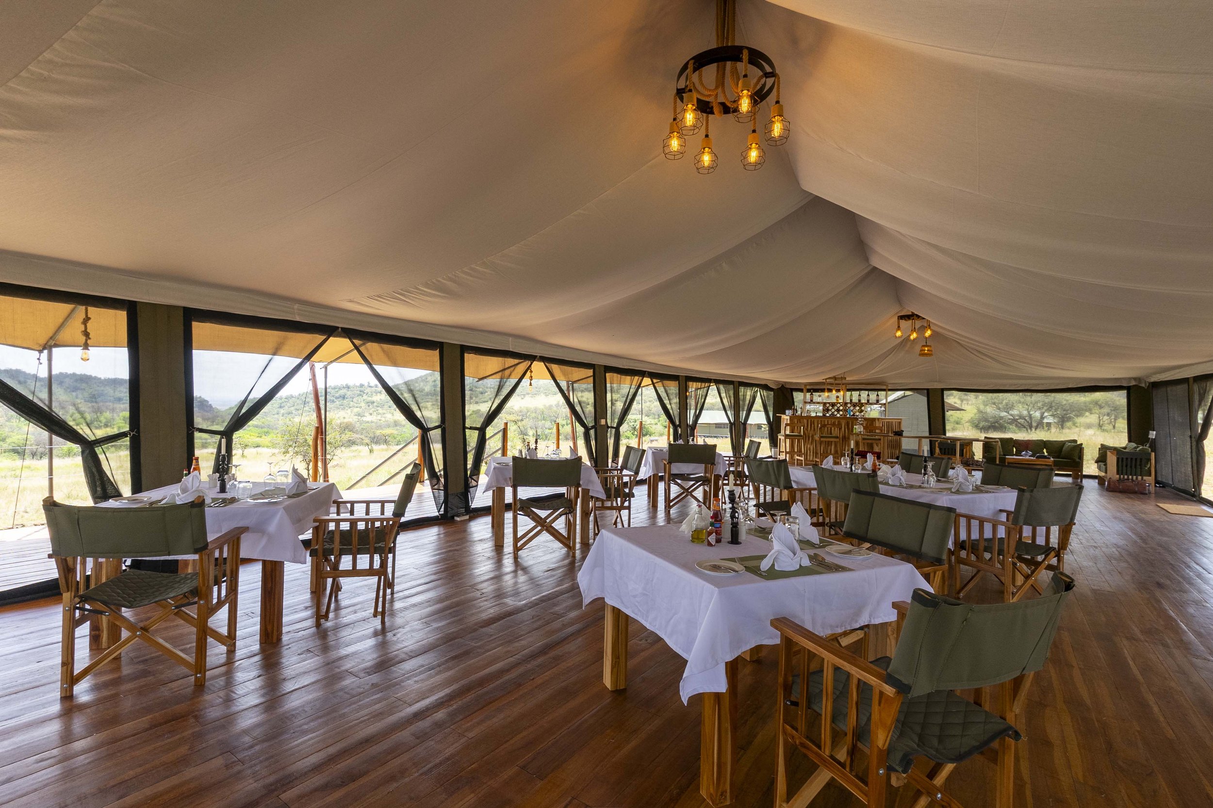 Zuri-Restaurant-4.jpg
