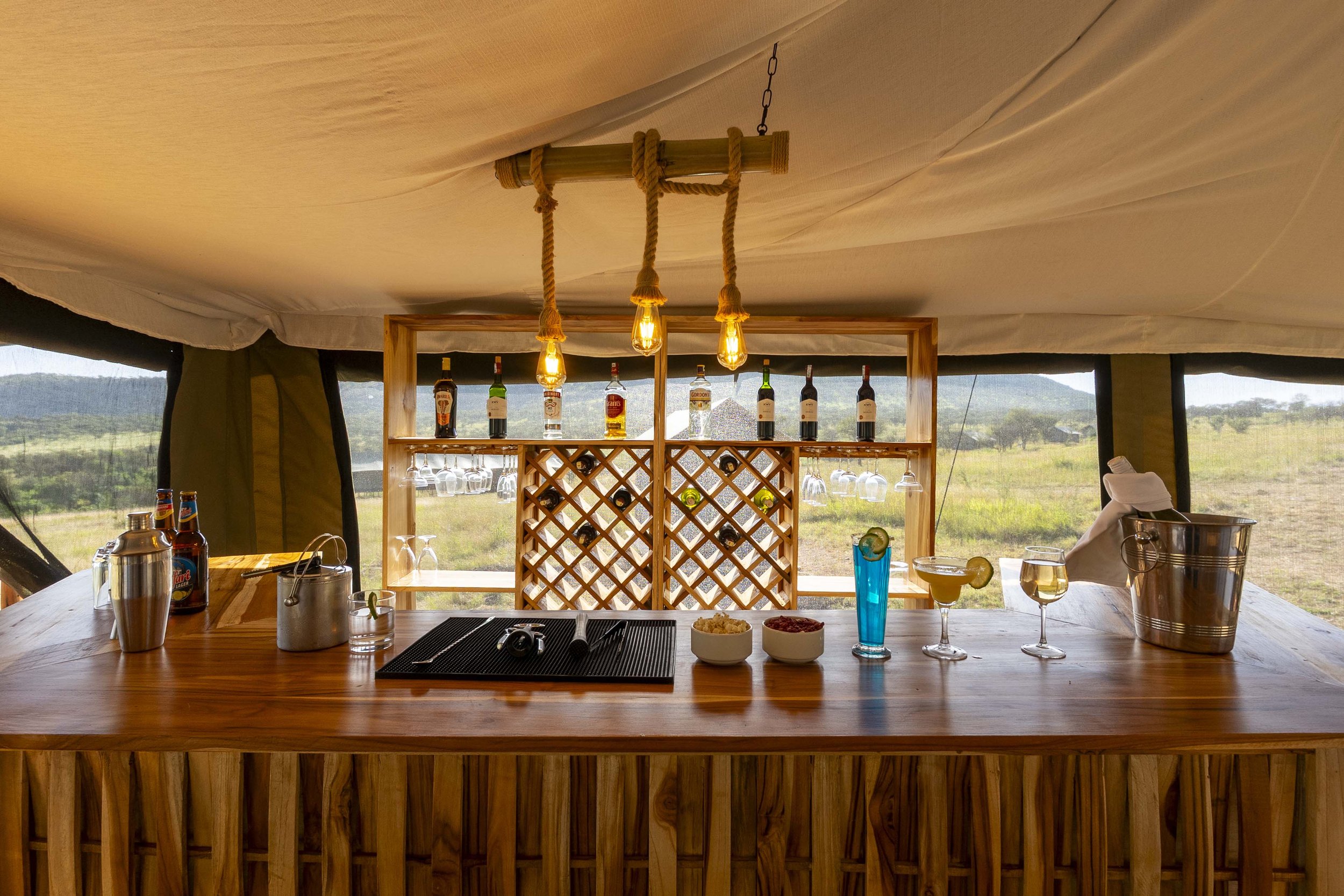 Bar & Lounge-9.jpg