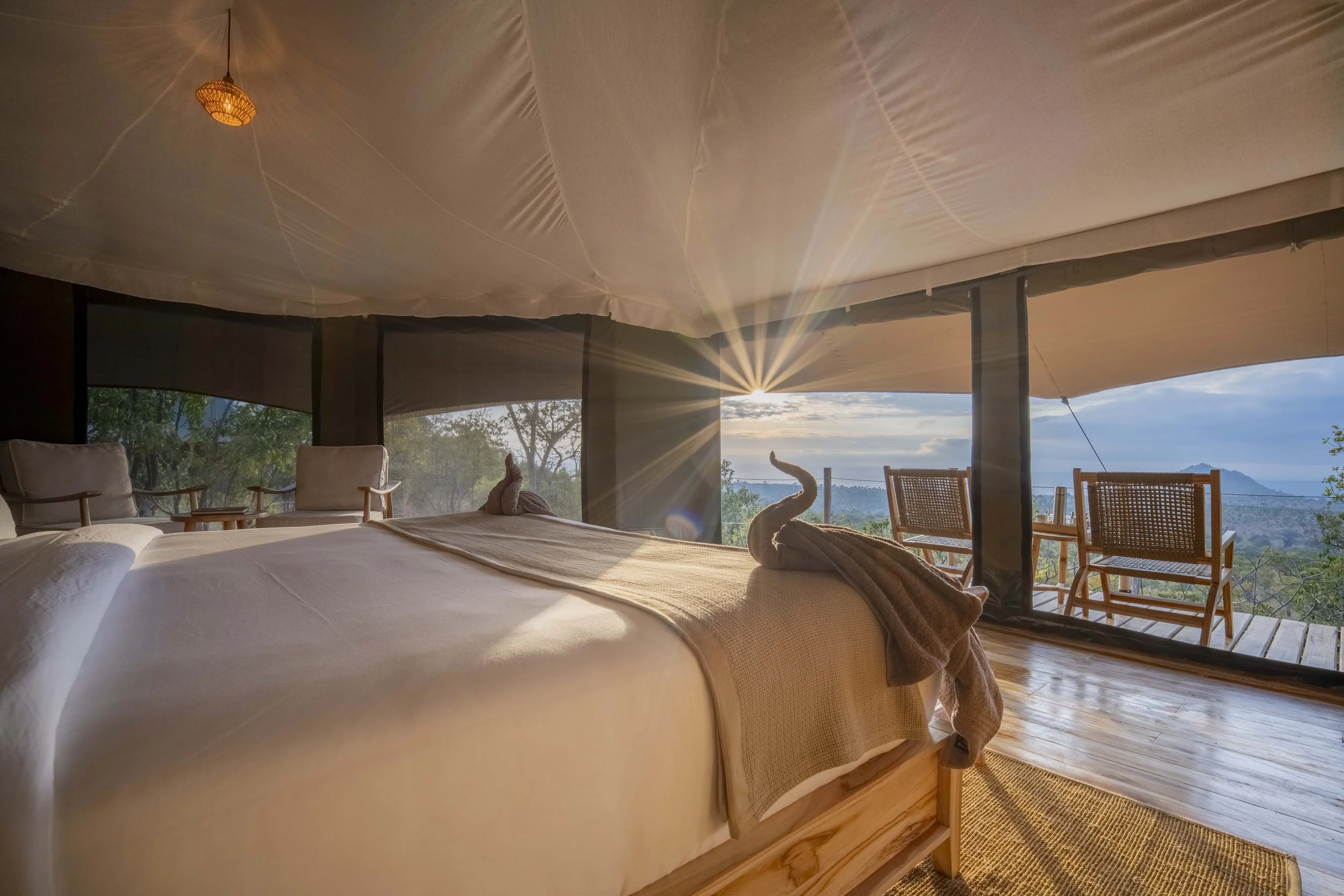 10. Spacious suite in morning light.jpg