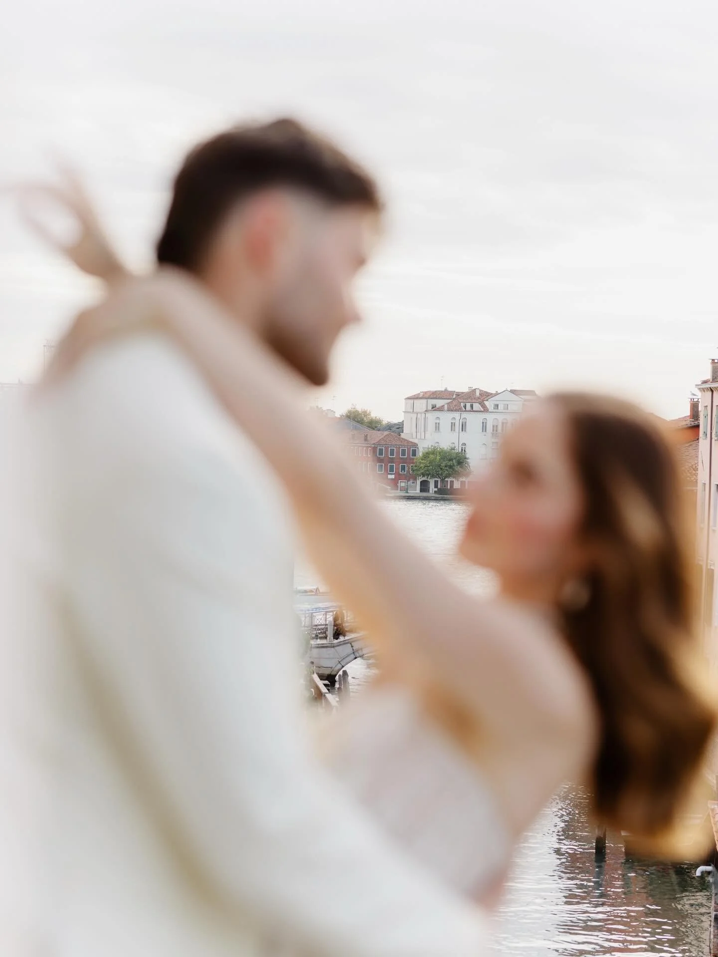Being back in Italy instantly brings me back to those warm autumn days last October in Venice, when these ultimate lovebirds celebrated tying the knot with the most special trip. Honestly, does it get any cuter?

_____________________________________