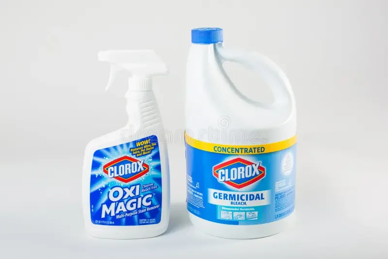 limpiadores-de-lejía-clorox-spray-editorial-ilustrativo-y-concentrado-magia-la-pix-original-desinfectar-gérmenes-germicidas-185696127.webp