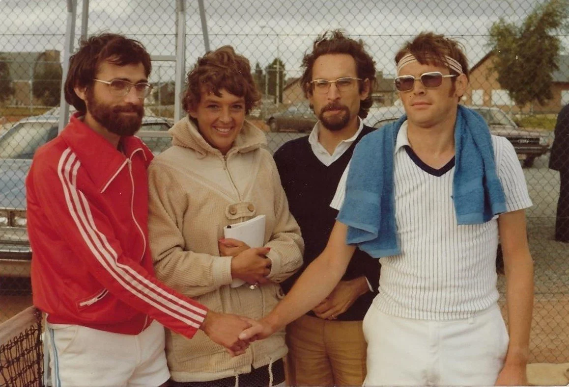 6. 1978 - CK - Brosteaux A - Leroy R met vrouwelijke arbiter.jpg