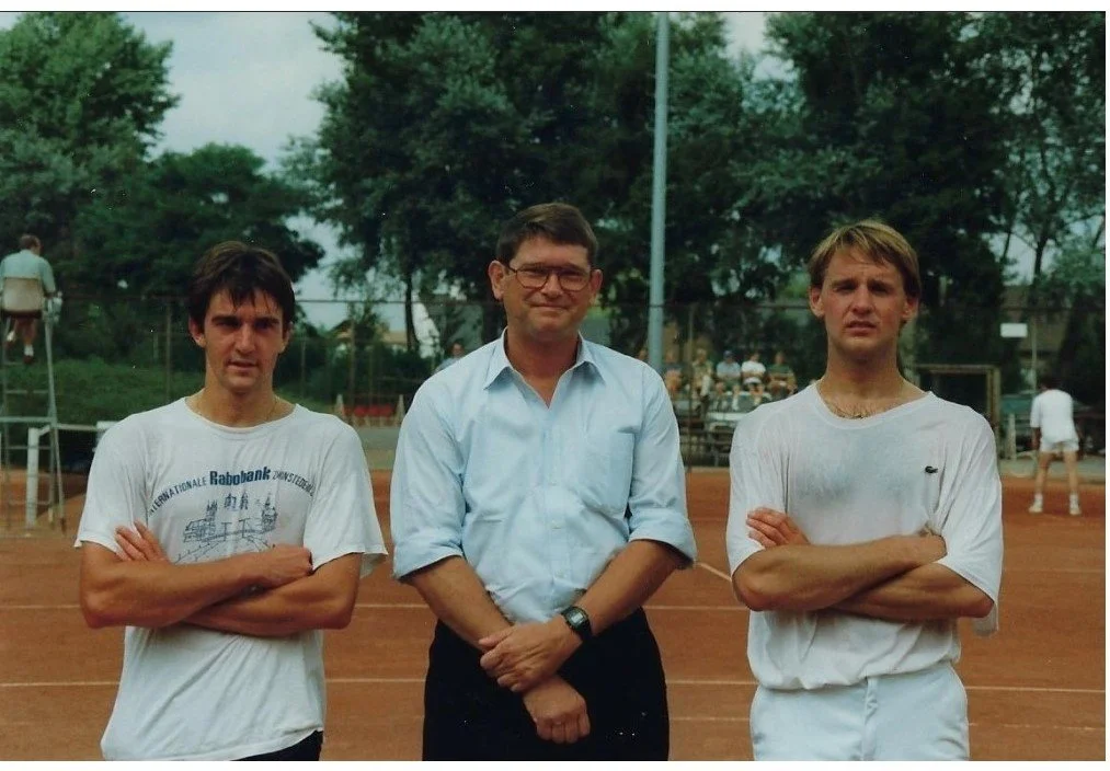 92. 1995 H2.jpg