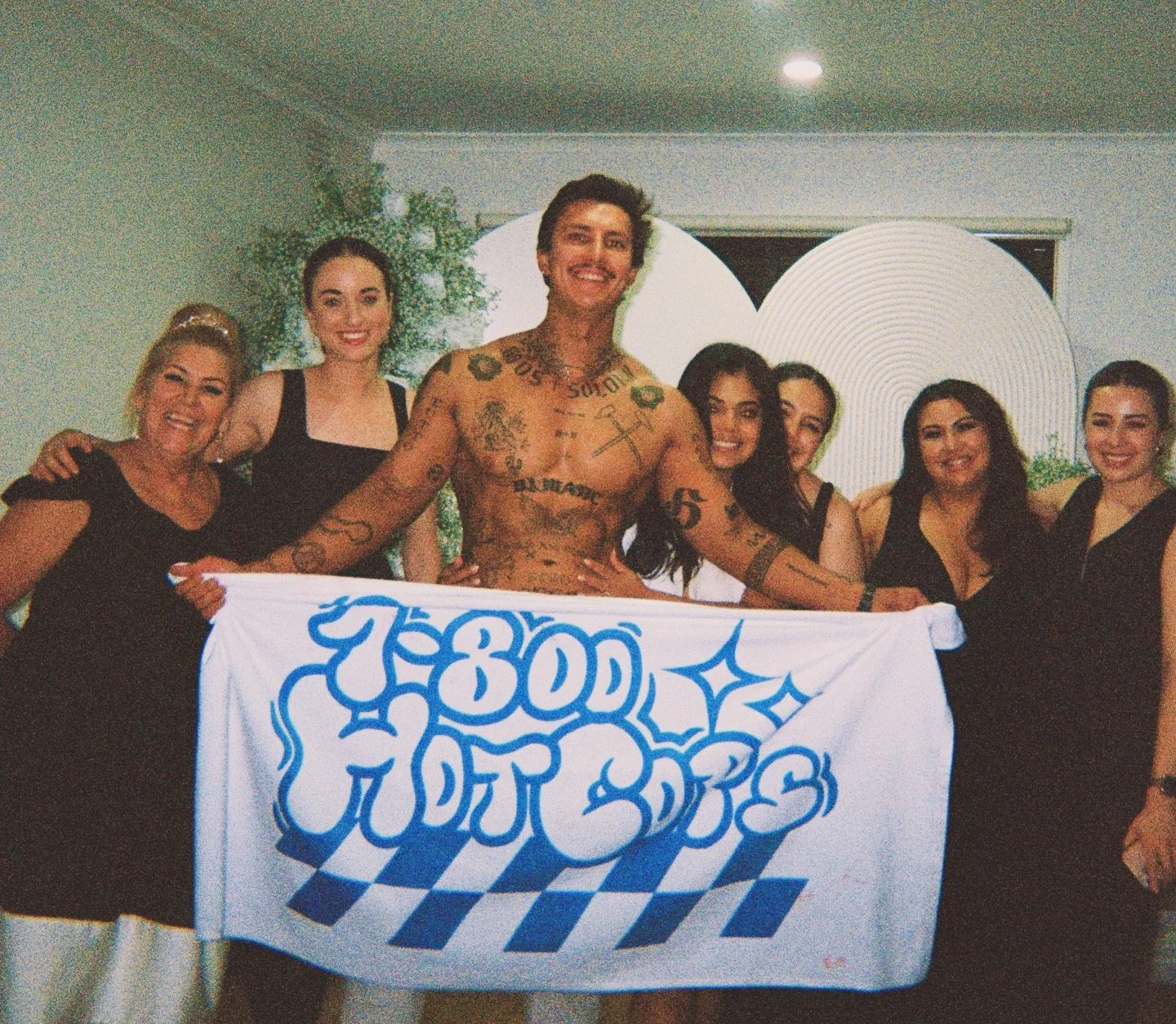 When the whole family comes together to celebrate the bride, you know it&rsquo;s going to be a memorable hens 💍🥂
Great food, big personalities, and a cheeky topless waiter keeping the energy high.

Perfect for brides who want something social, fun,