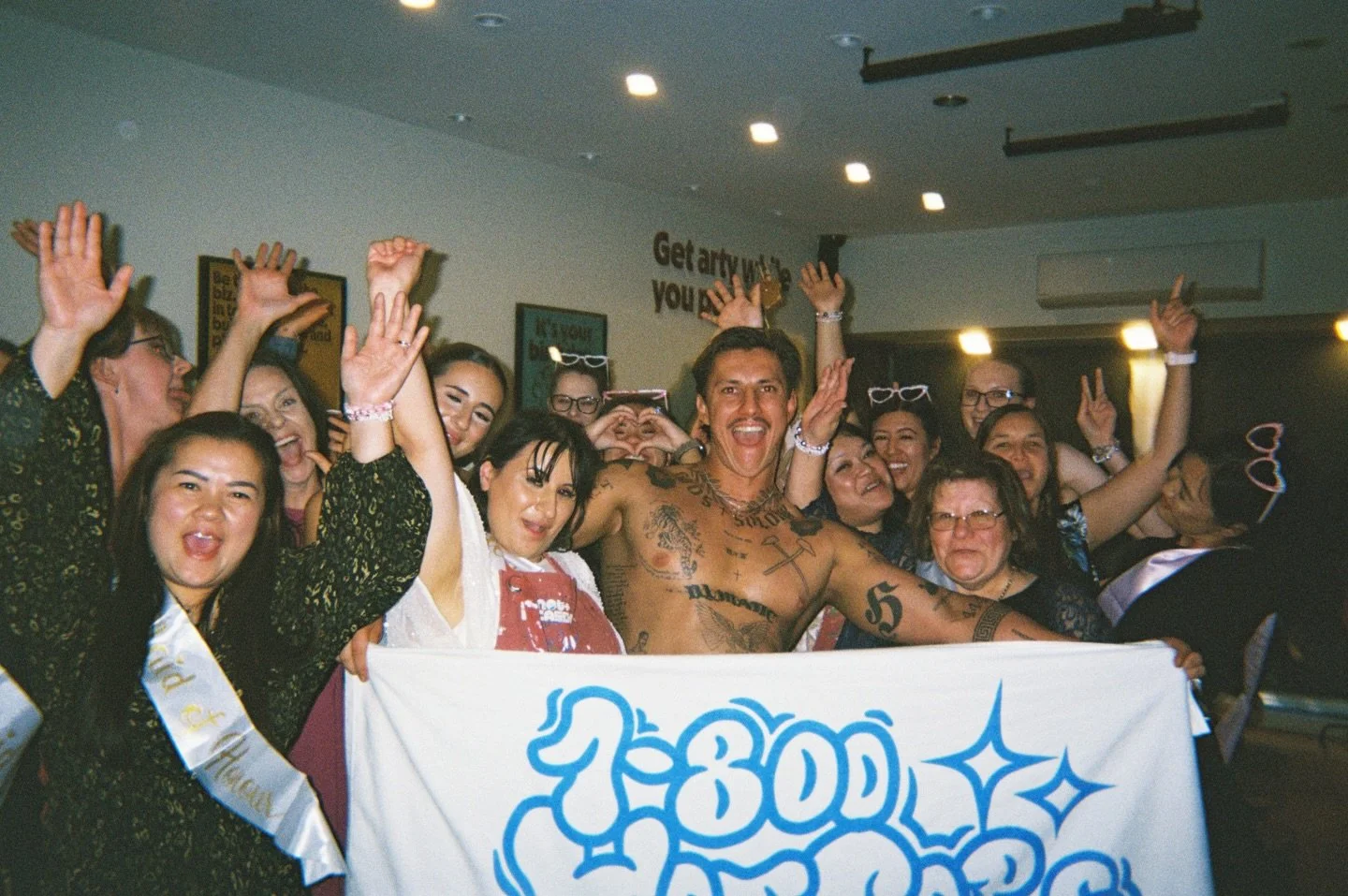 Pencils out. Drinks poured. Model on the plinth. 🎨🚔

Our life drawing class is the hens afternoon activity nobody knew they needed - and the one nobody forgets.

Available across Melbourne, Sydney, Brisbane, Perth, Gold Coast, Byron Bay and regiona