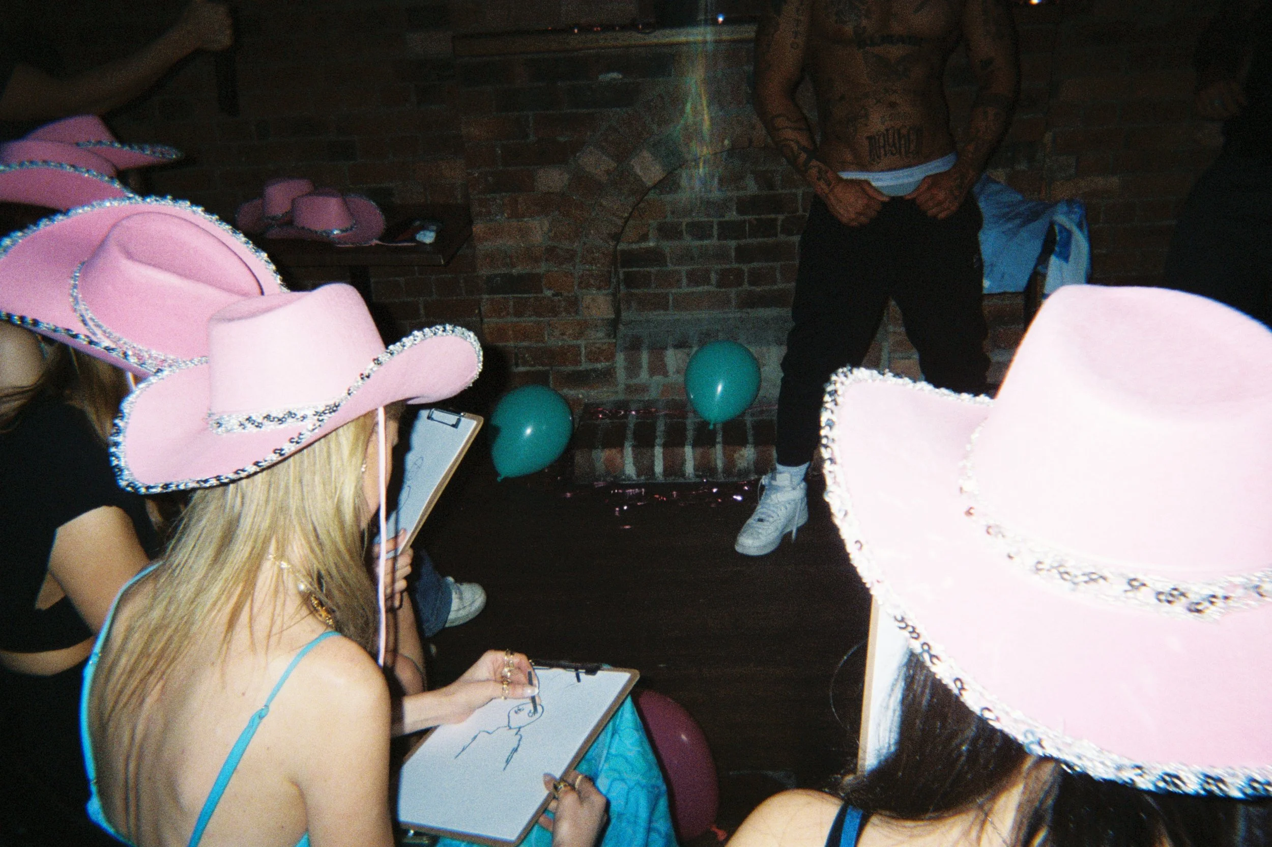 Hens party sketch and sip life drawing class in Australia