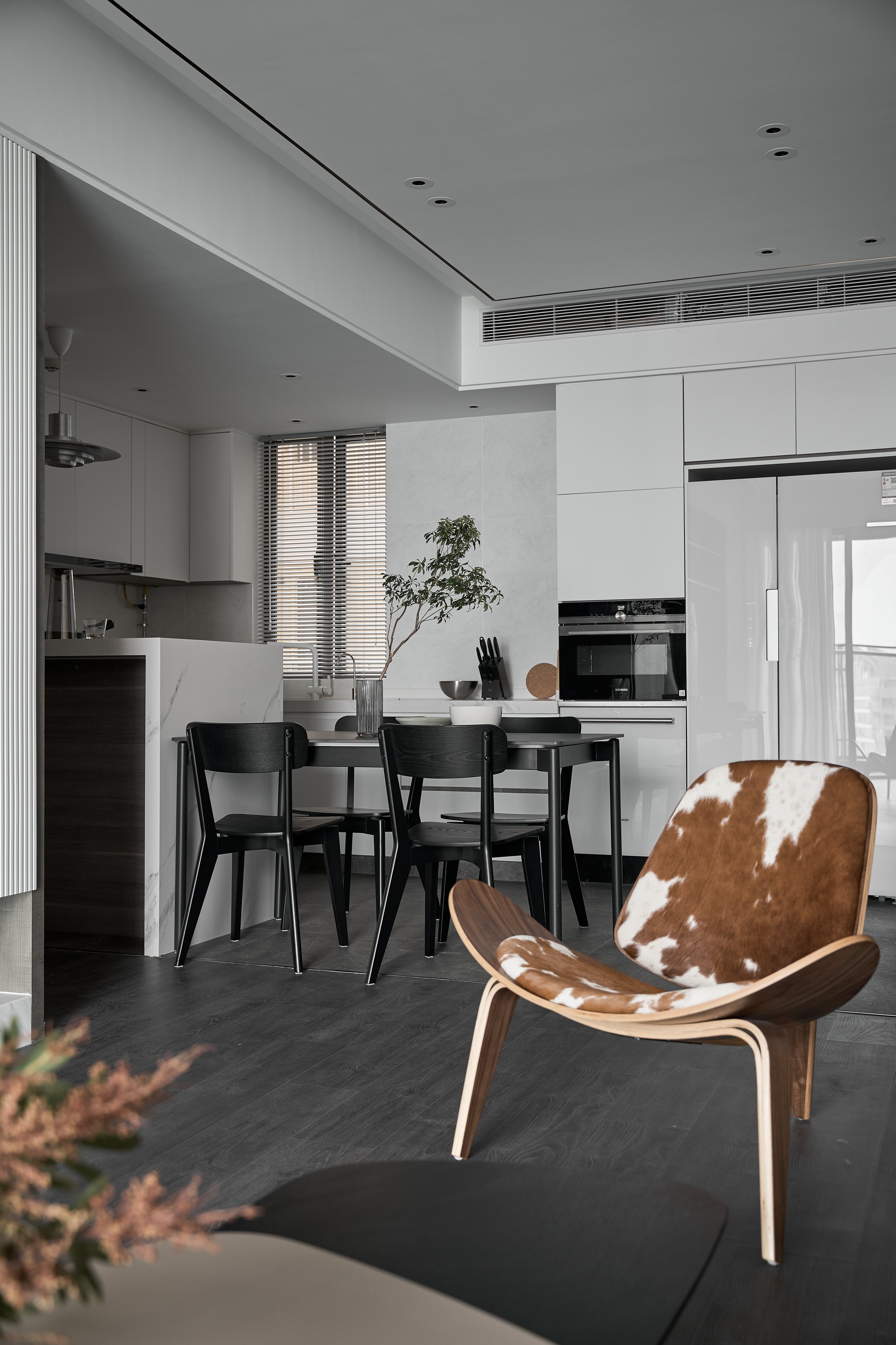 Project | Minimalist Luxe: Soft Whites