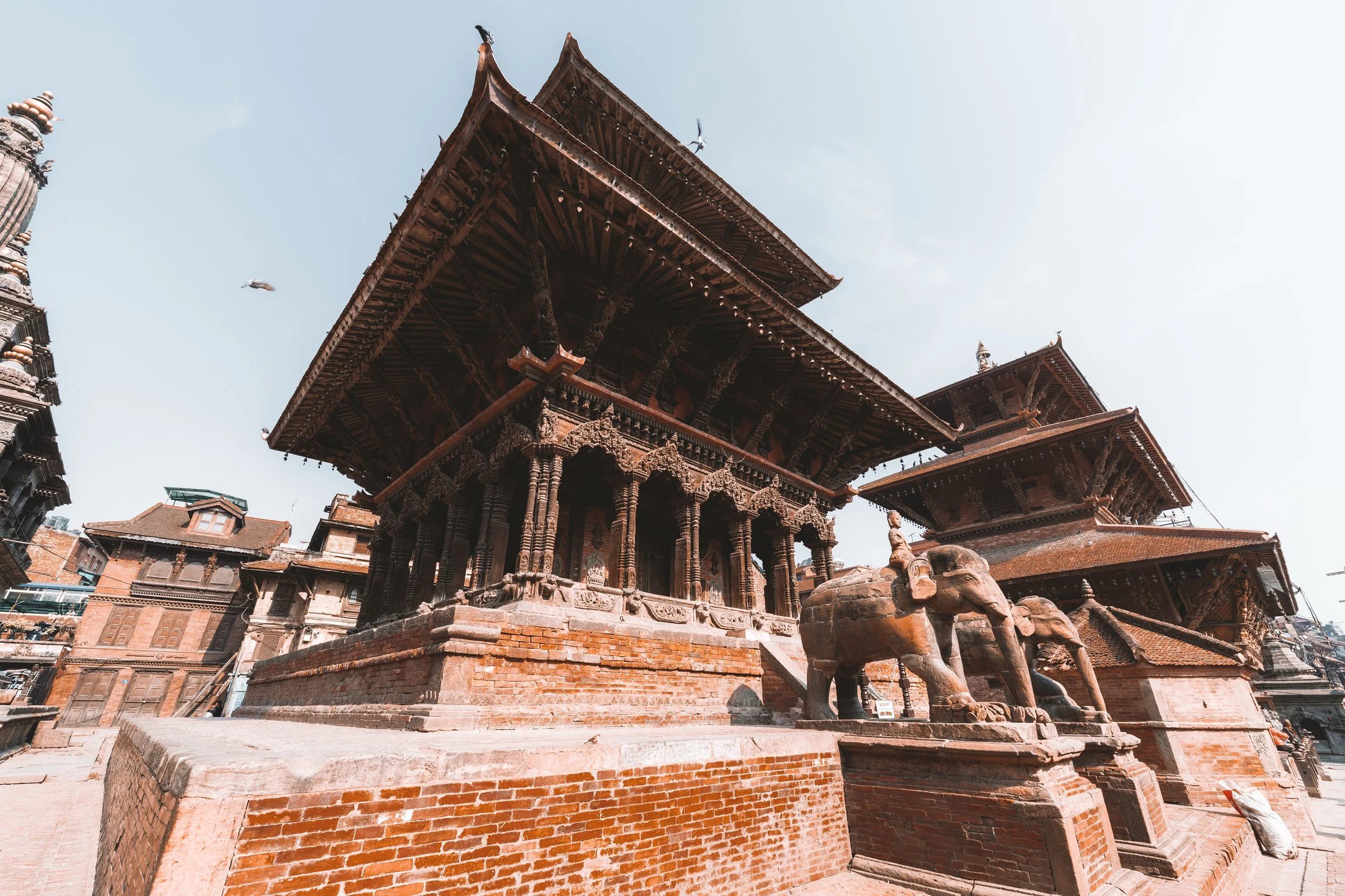 Temple newar en bois sculpté du Durbar Square de Patan au Népal