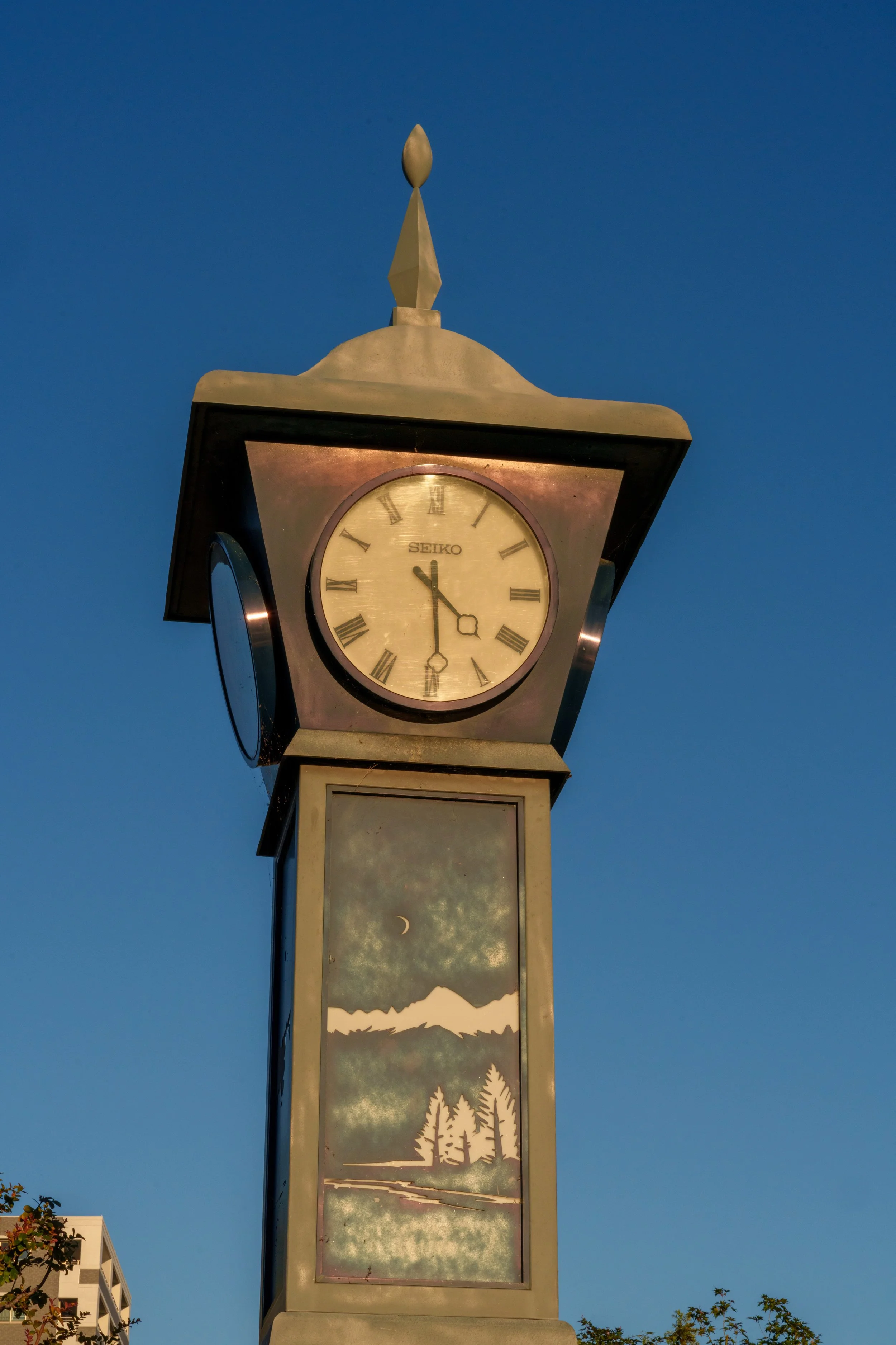 Horloge à balancier emblématique du centre historique de Matsumoto