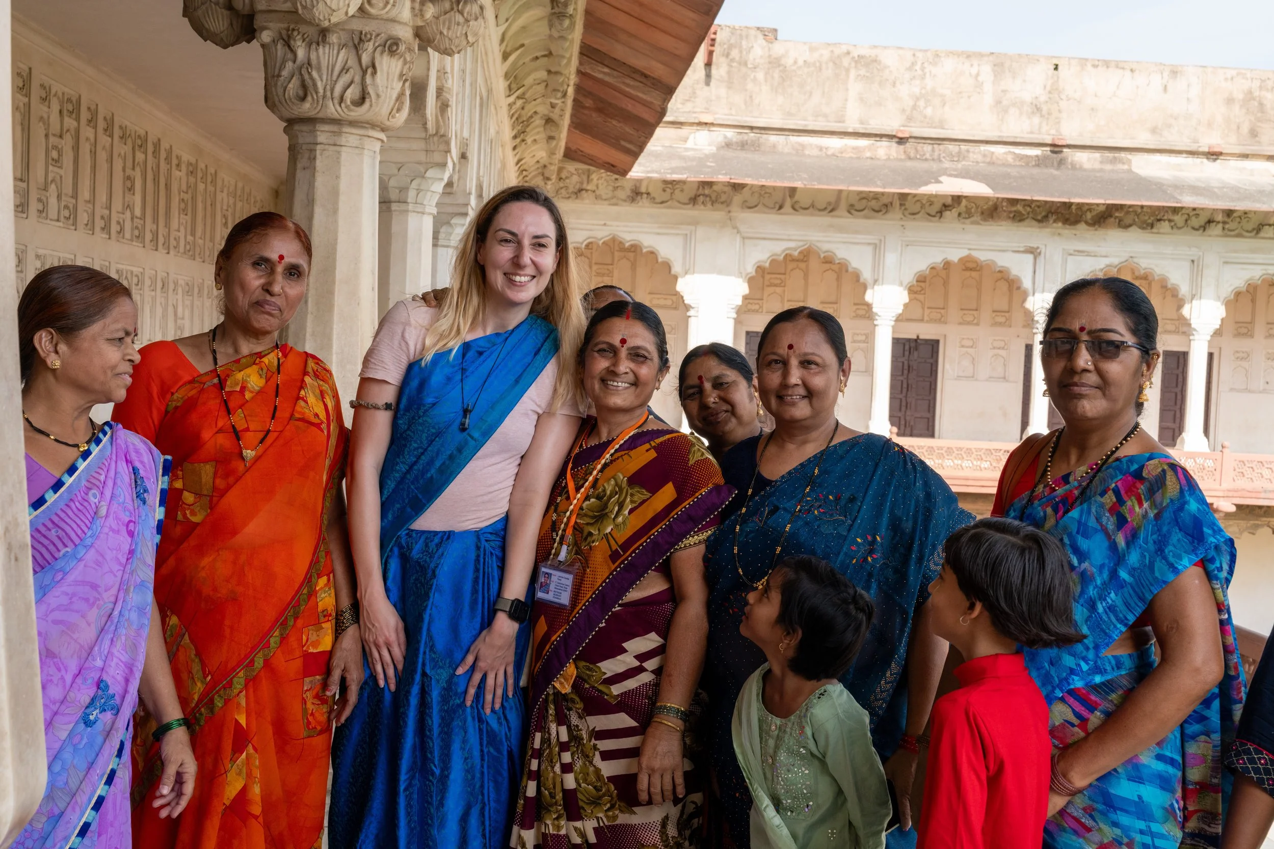 Rencontre avec des familles indiennes dans le Fort Rouge d'Agra