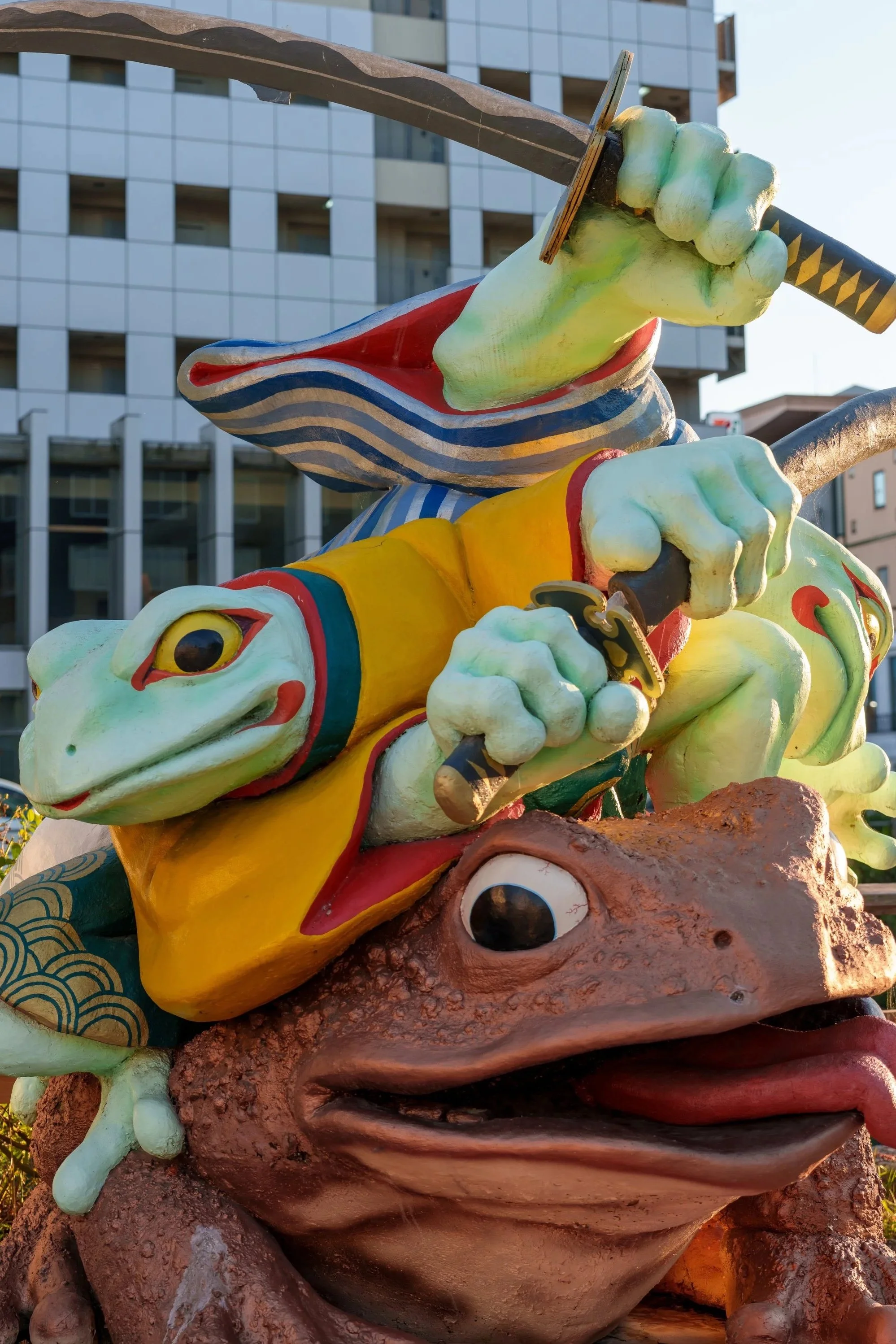 Statues de grenouilles colorées de la rue Nawate-dori à Matsumoto