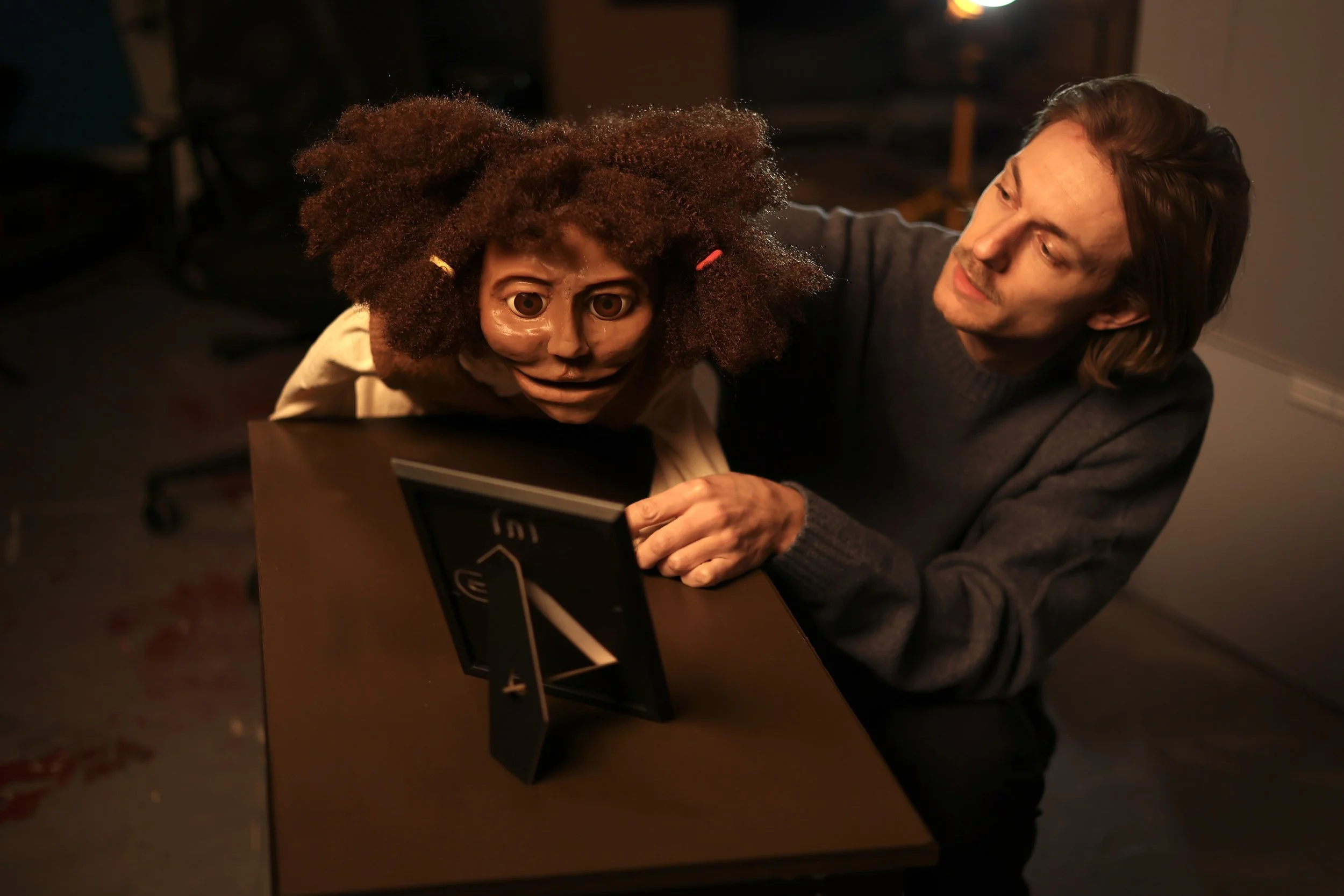 Poppenvoorstelling 'Ik ben HIER!' door Ruben Wetzels, Theatergroep Nooitgedacht