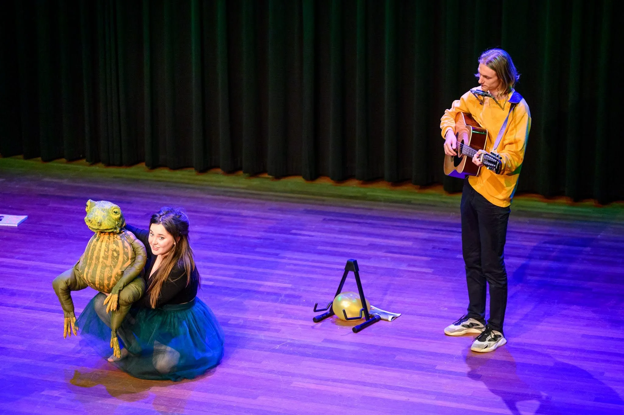 De Prinses en de Kikker, theatervoorstelling, poppenvoorstelling, theatergroep Nooitgedacht, foto door Jelmer de Haas