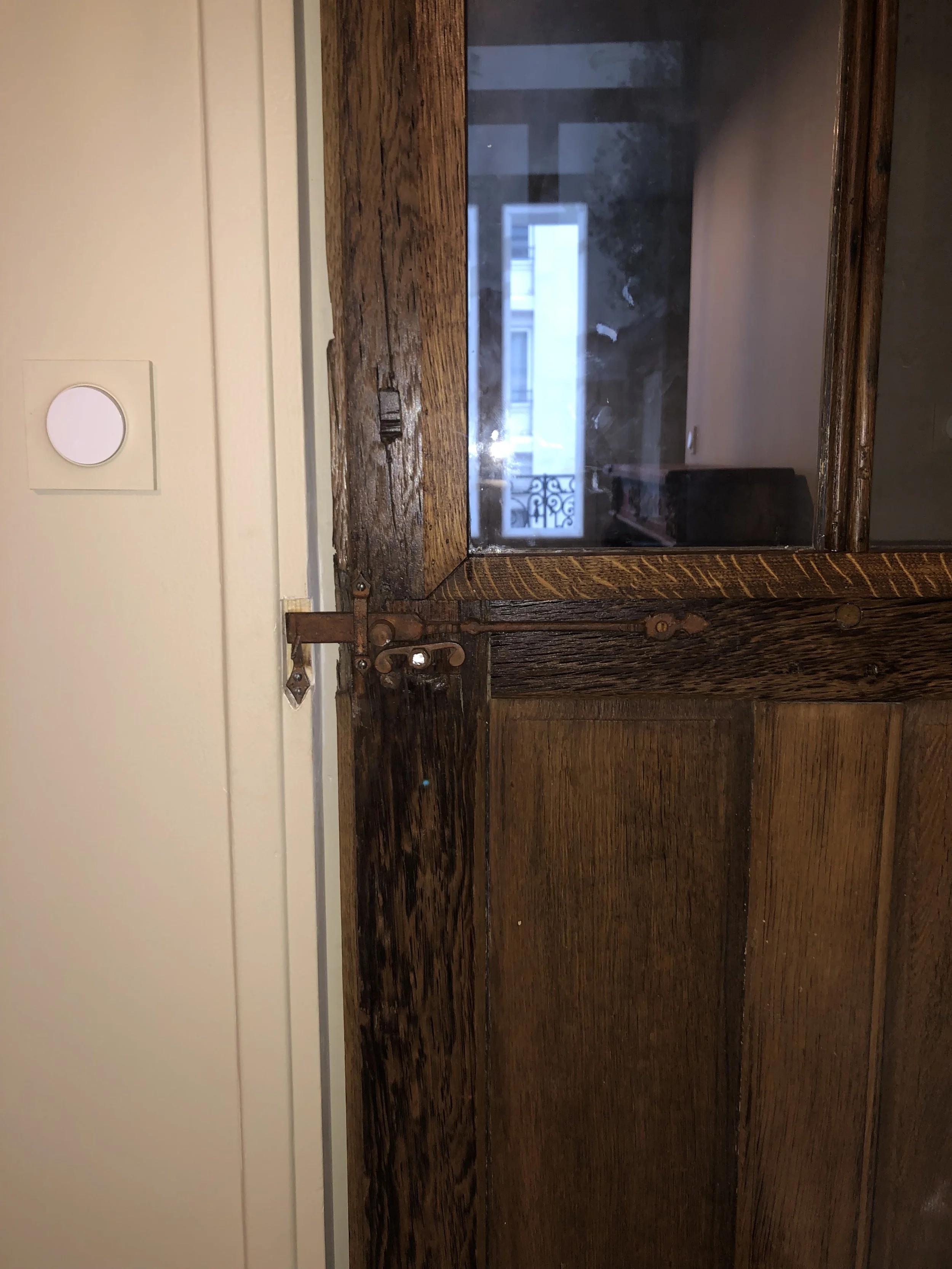 Clenche à loquet rustique accordé