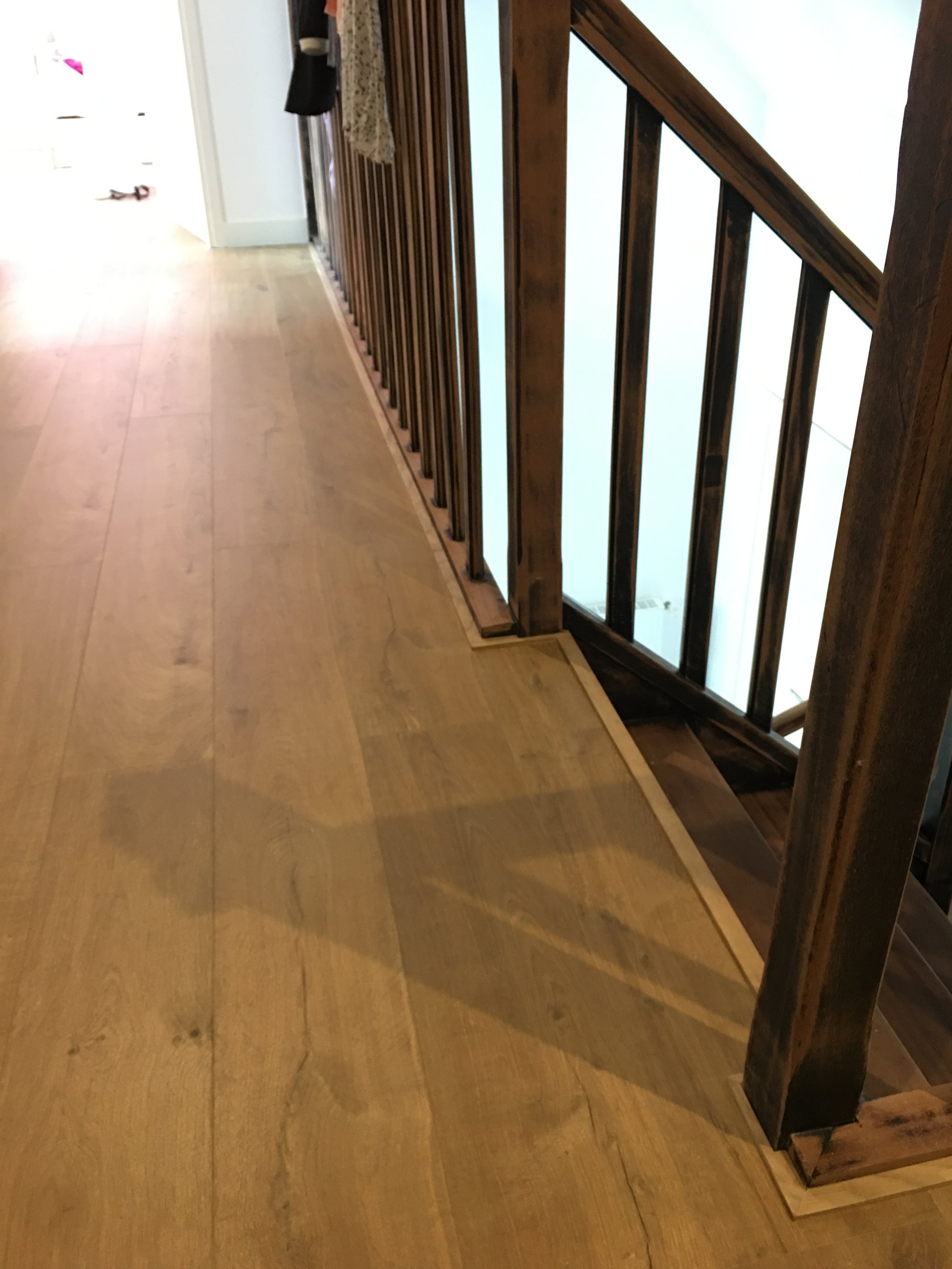 Parquet stratifié imitation chêne