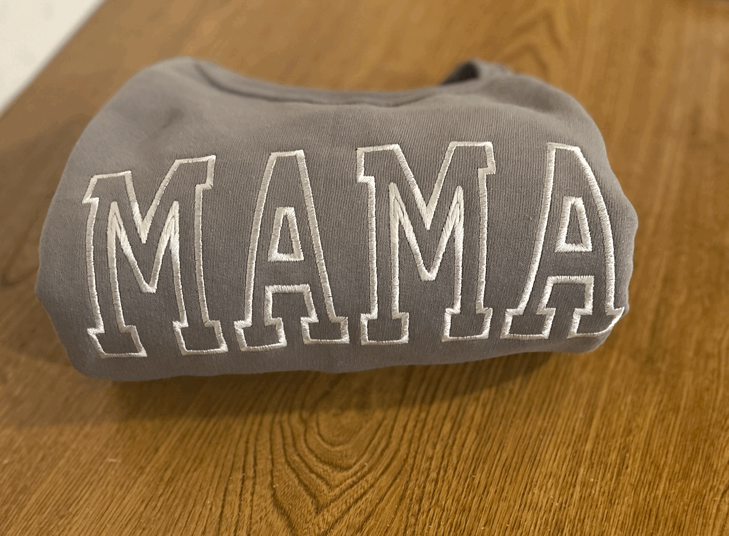MAMA Crewneck